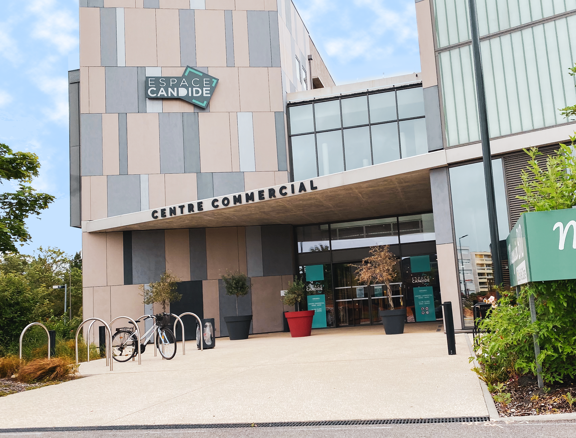 Espace Candide Shopping Centre