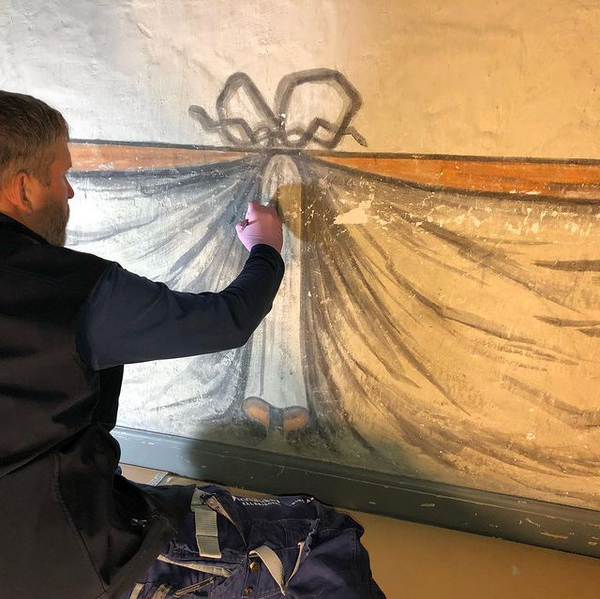 Retuschering av draperimåleri, Skoklosters slott