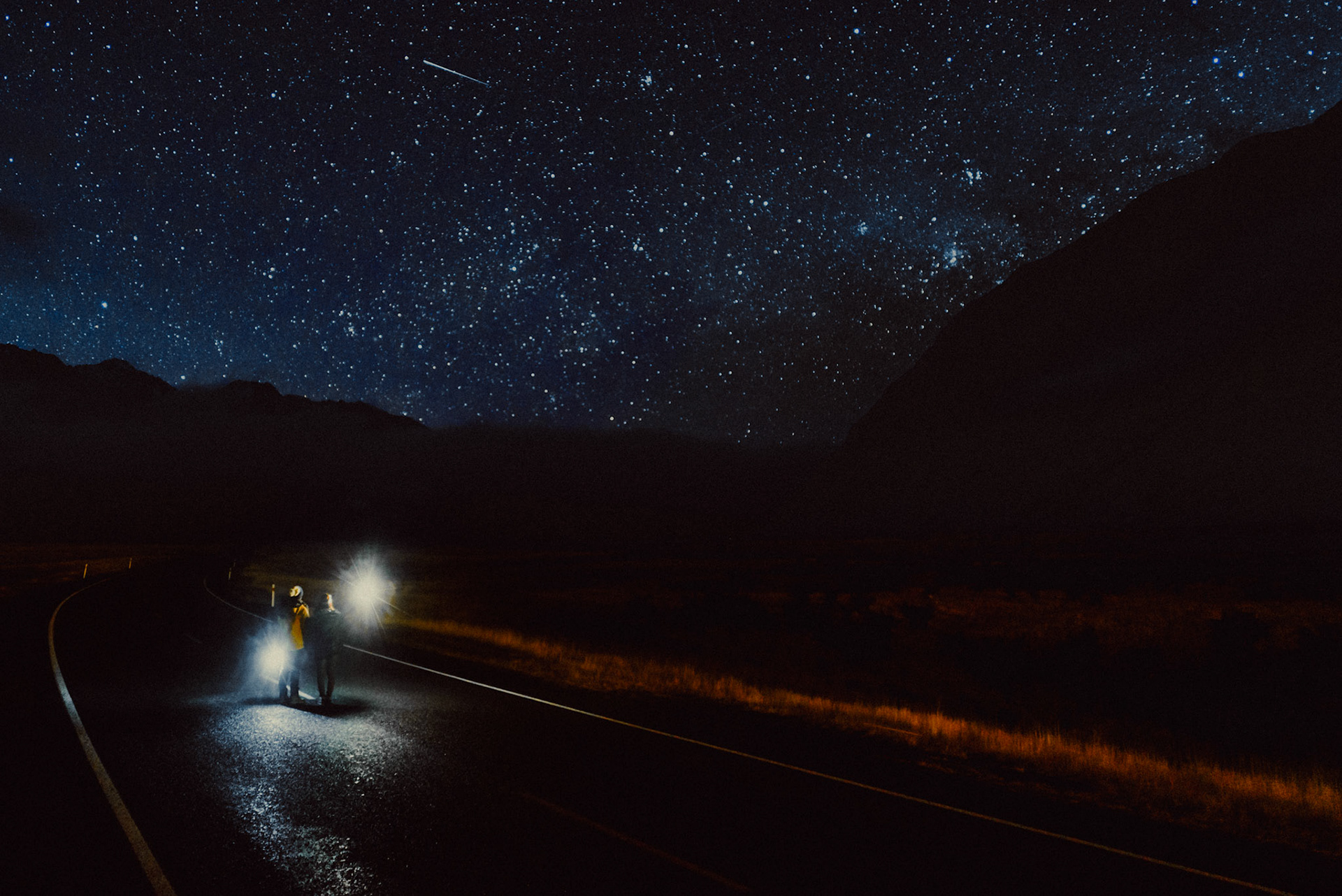 Adventure engagement session under a starry night sky, Aoraki/Mount Cook National Park, Canterbury, New Zealand. June 2017, Sony A7SII.