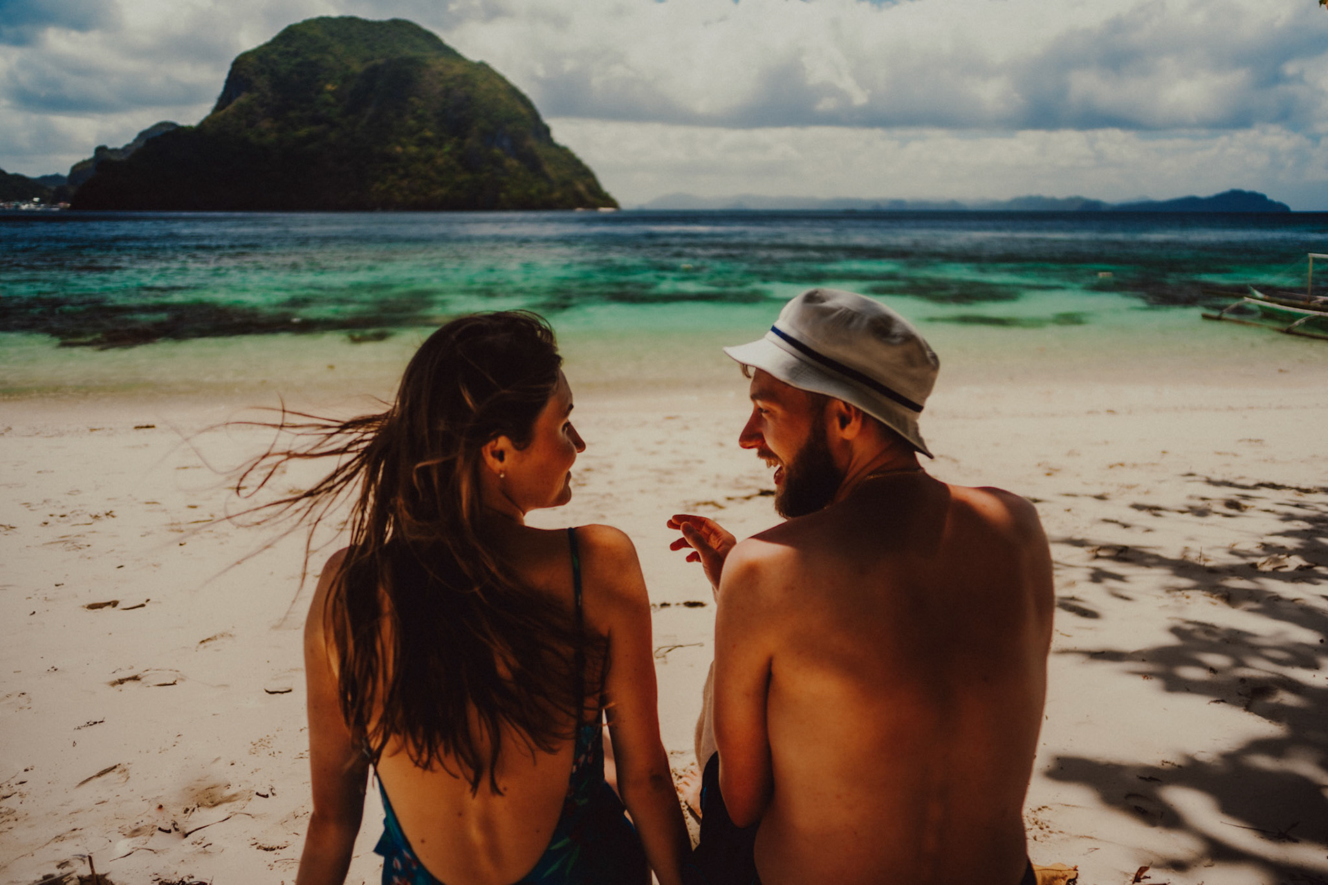 A honeymoon portrait session in Paradise Beach, El Nido, Palawan, Philippines, Southeast Asia, February 2019, Sony A7III.
