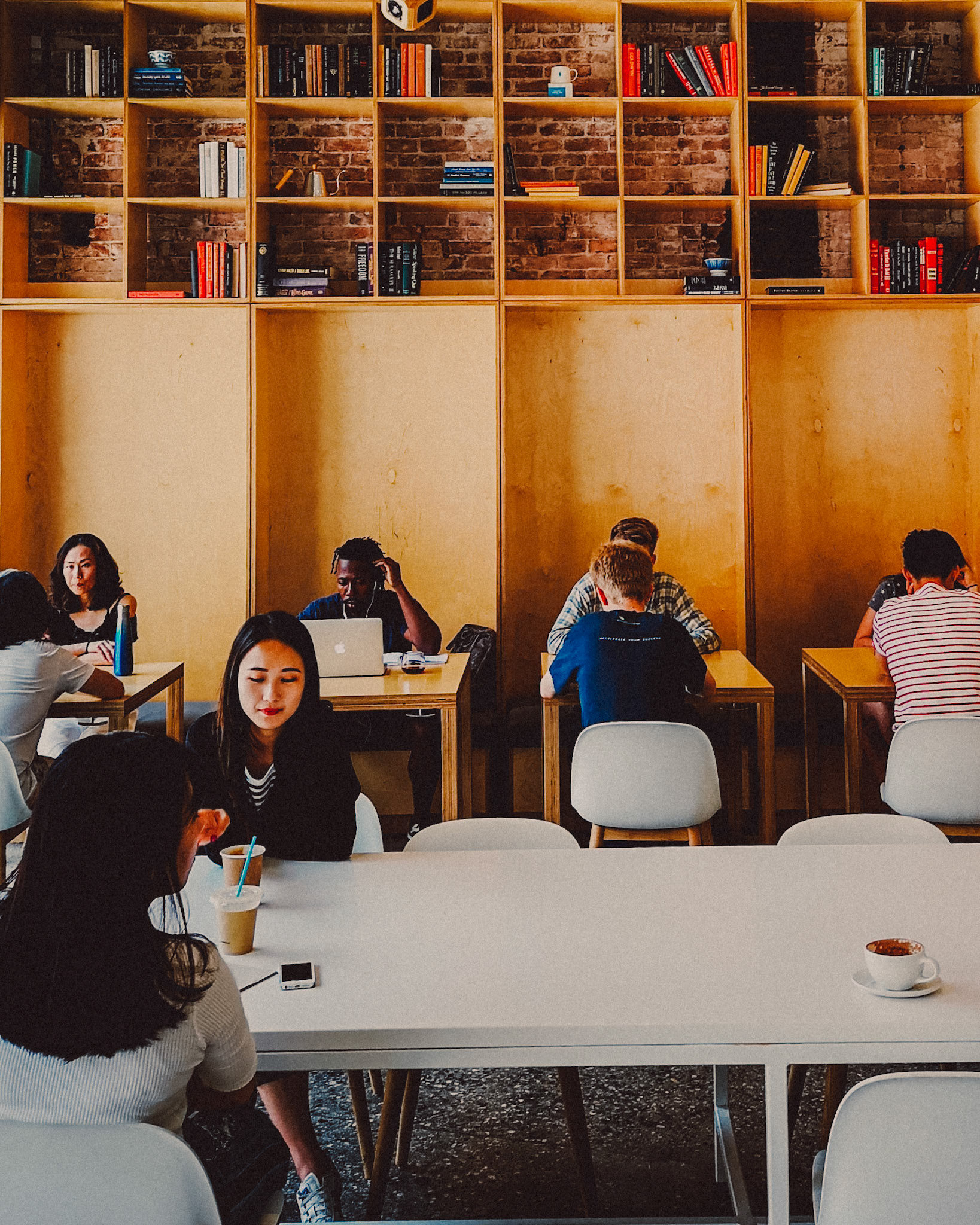 Blue Bottle Coffee, Downtown Los Angeles, California, USA, July 2018, Huawei P20 Pro.