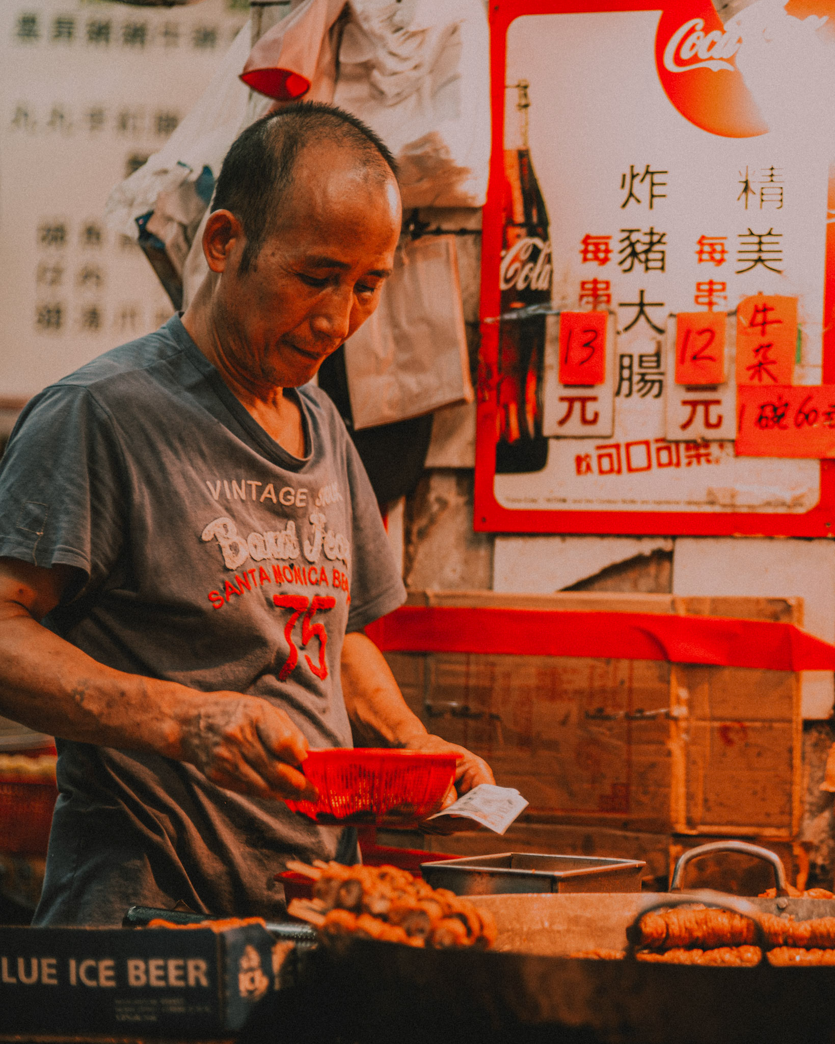 A food vendor in Tsim Sha Tsui, Hong Kong, May 2016, Leica M.