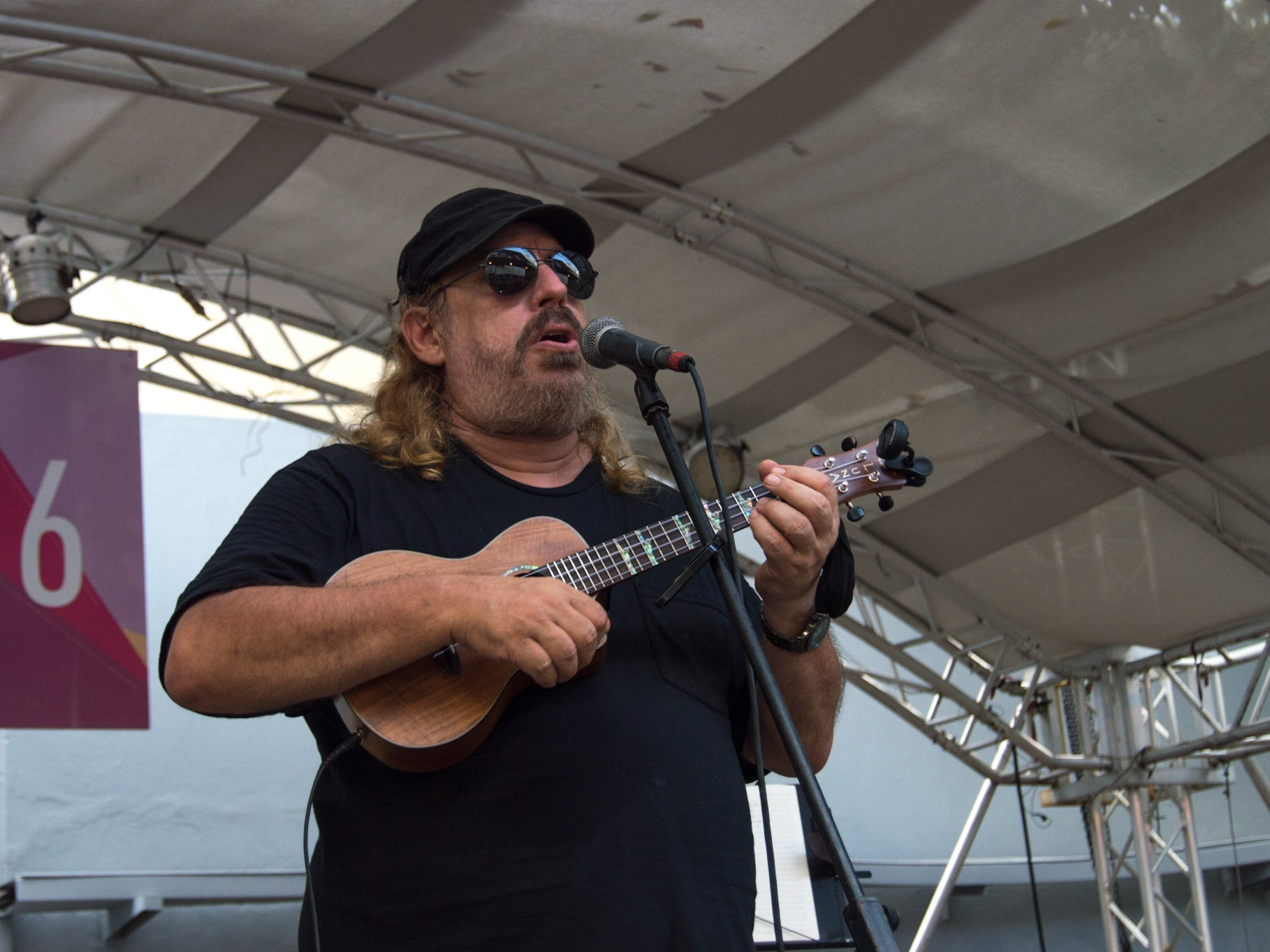 Frank Delgado at Arte en La Rampa