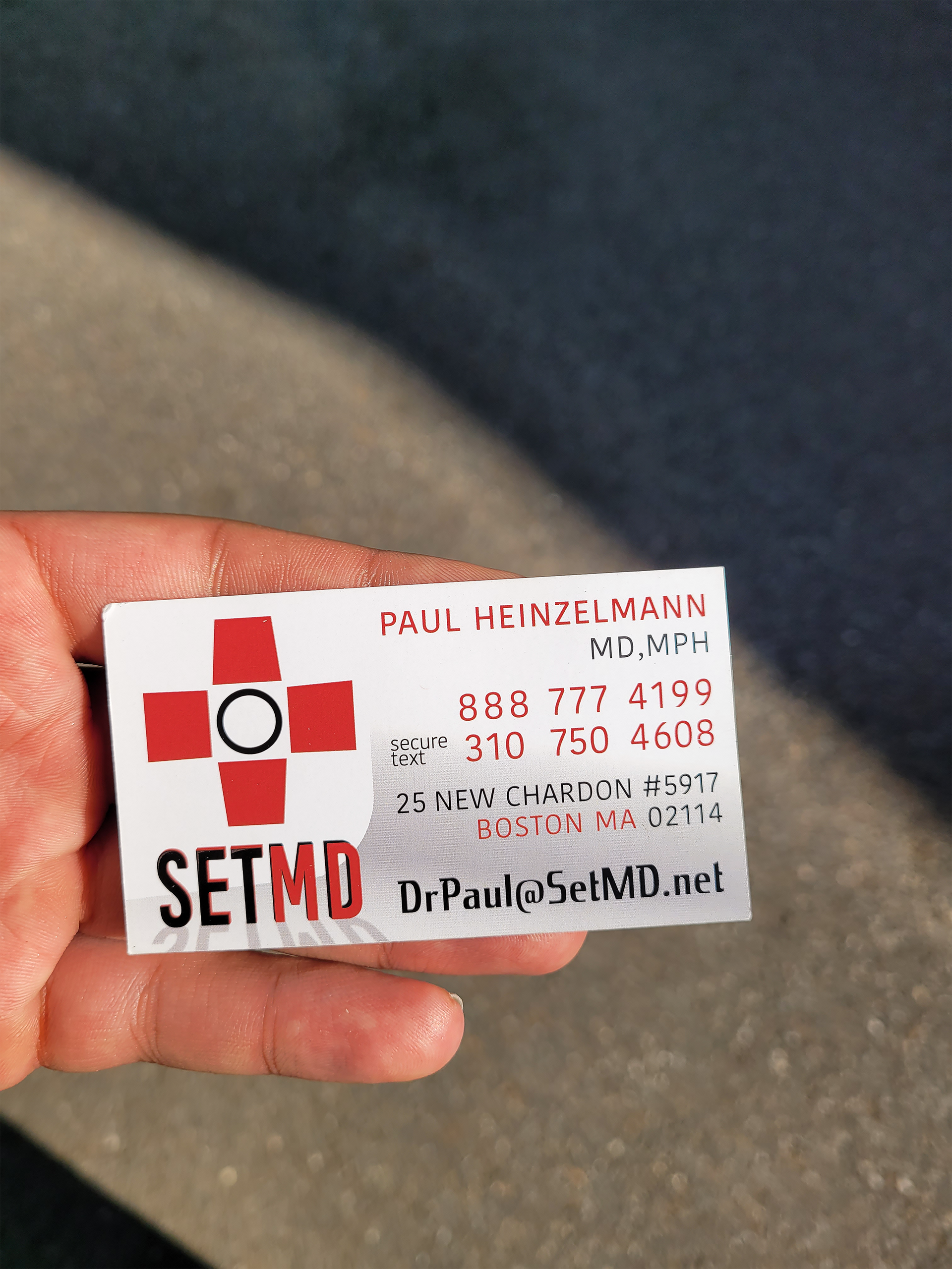 Set MD is a medical service that provides a private doctor on film sets or through virtual assistance on the SET MD phone application.
