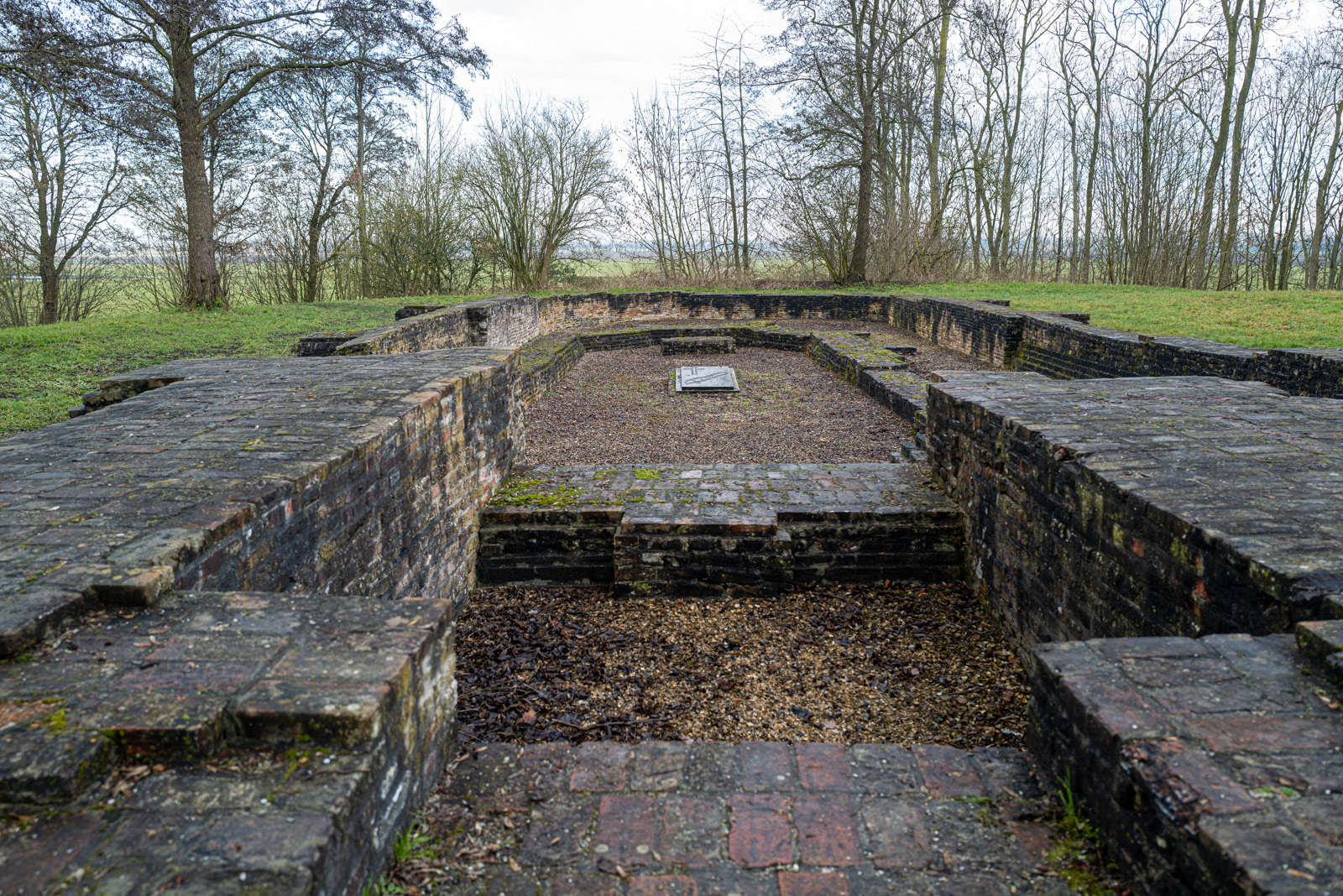 Ens, fundamenten kerk