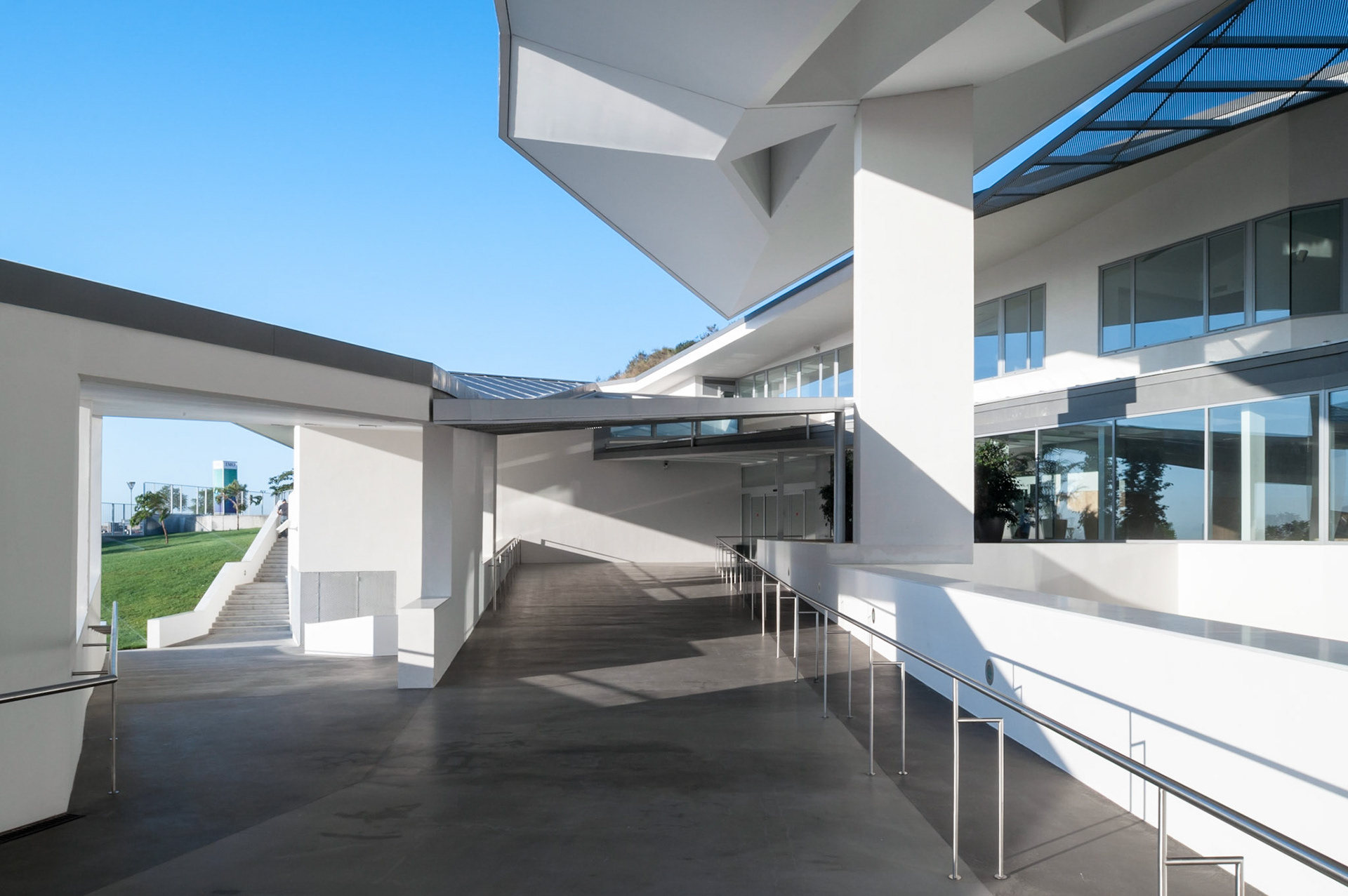 IMO - Ocular Microsurgery Institute / Barcelona, Spain / Josep Llinàs