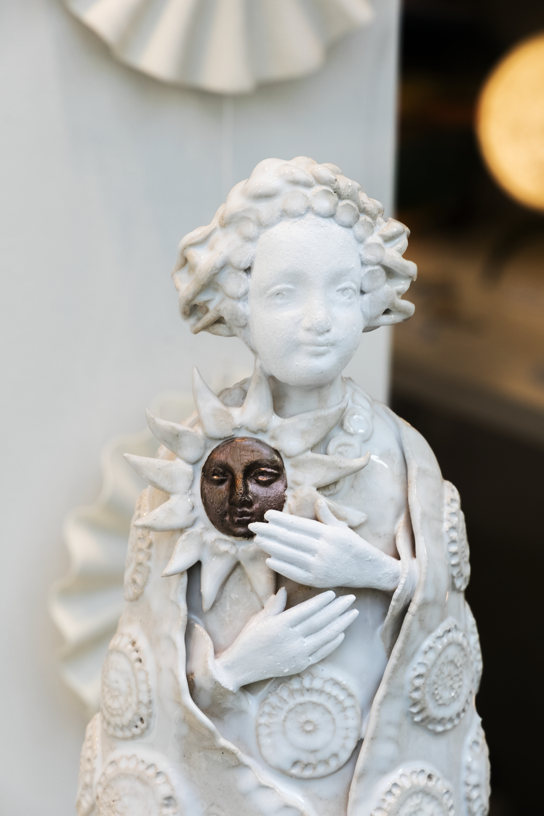 Sculpture "Soleil" en faïence - 600€