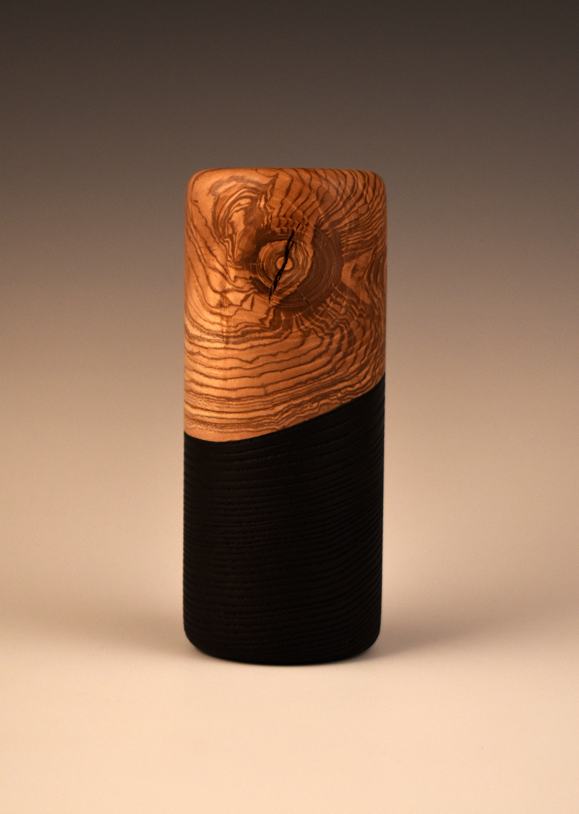 Cylindre noir naturel 3 en bois - 220€