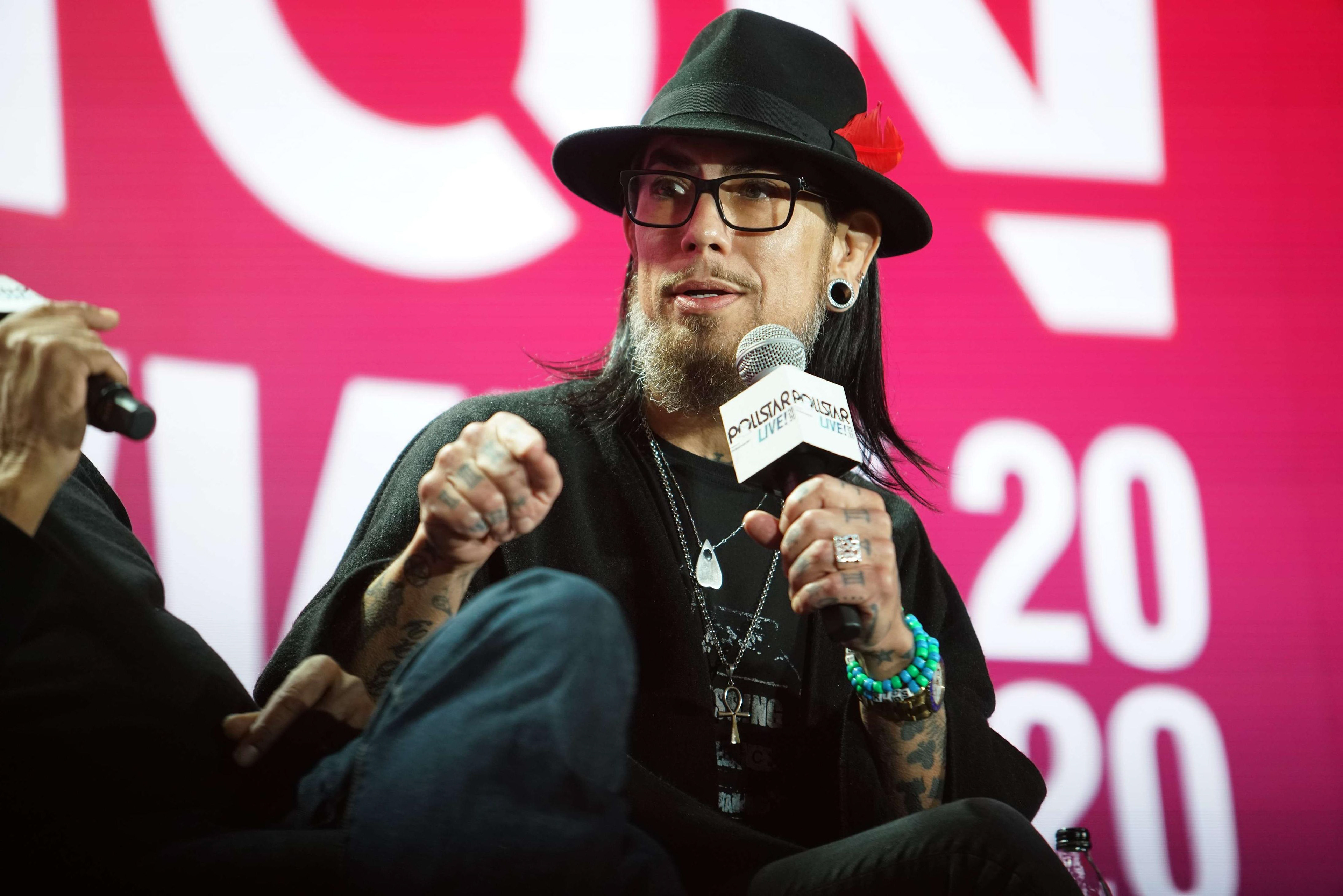 Production Live! microphone wrap, Dave Navarro of the Red Hot Chili Peppers pictured.