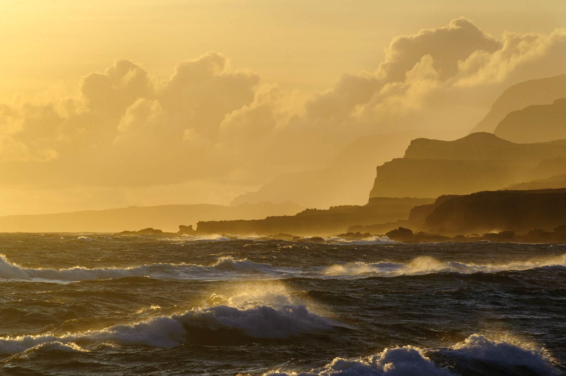 Mo'omomi Sunrise