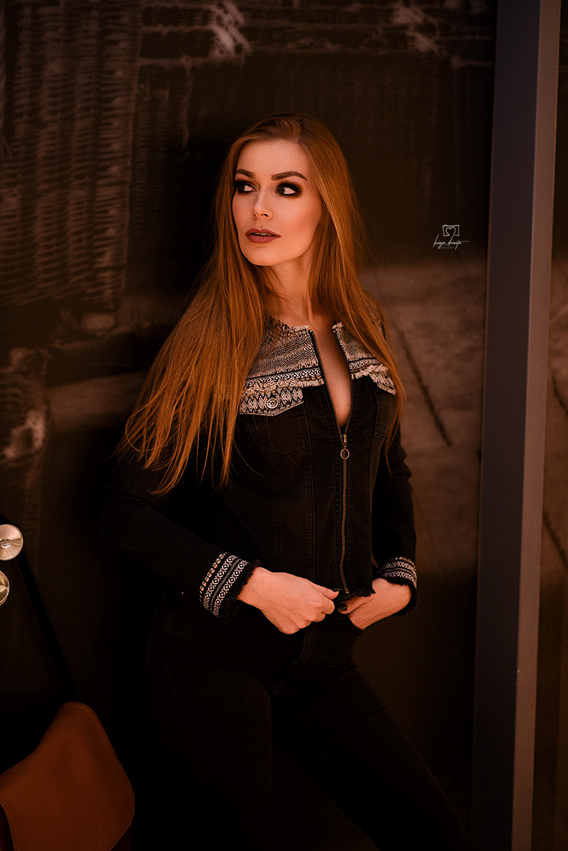 Modelka: Maja Suchecka Fot. Kinga Dziwota Odzież: GERRY WEBER Buty, torebka: Ryłko Stylizacja: Style Barbara Szymaniuki