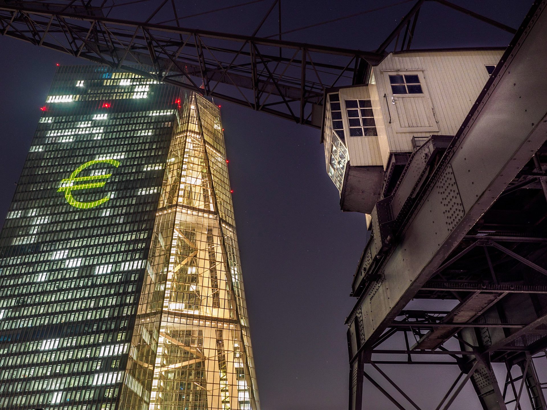 Der Osthafen Frankfurt, wo einst Schiffe anlegten, residiert nun die EZB