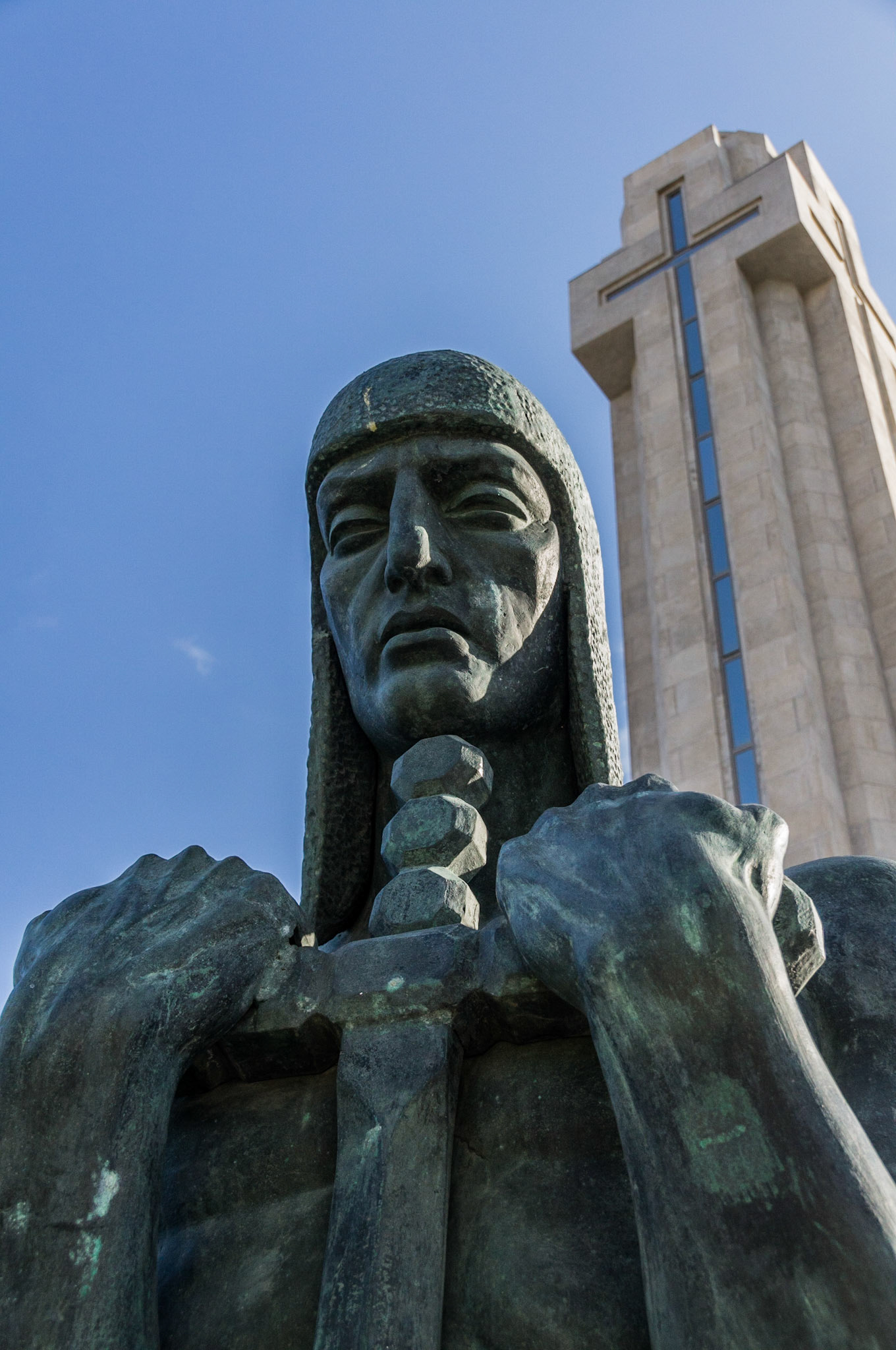 Doppelkreuz - Statue und Kirche in Santa Cruz de Tenerife
