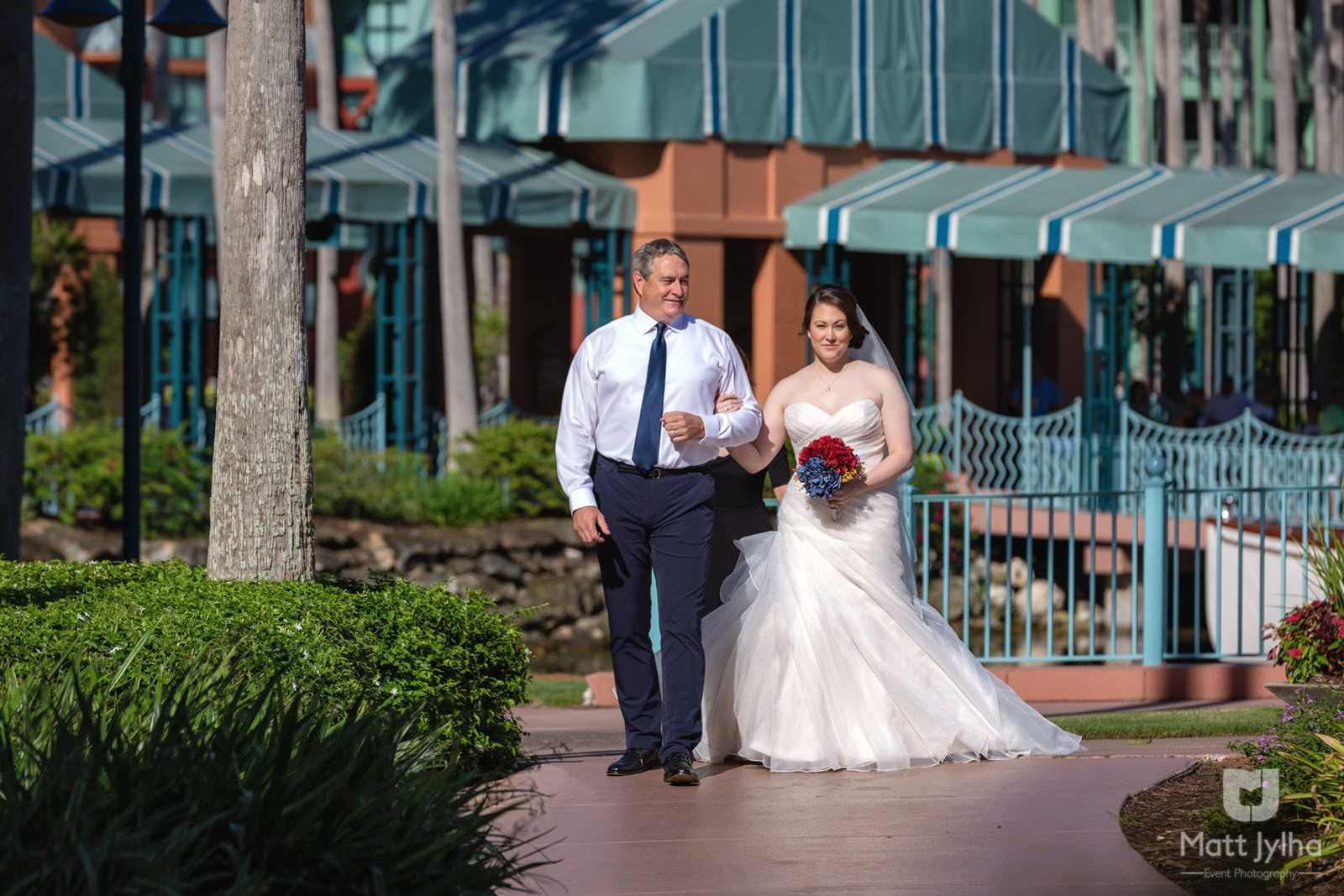 Photographer Matt Jylha Disney Swan Wedding Emily Matthew