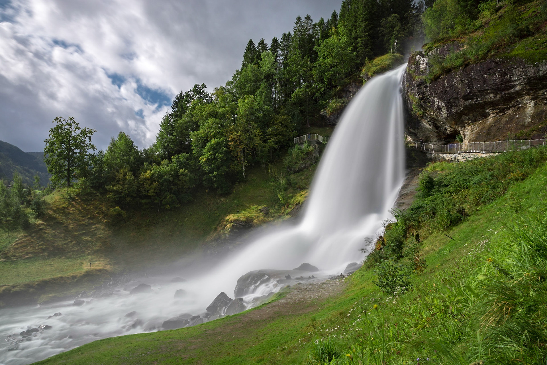 Sony ILCA-77M2 | DT 16-50mm F2.8 SSM @ ISO 50 | 16 mm | f/7.1 | 3.20 s