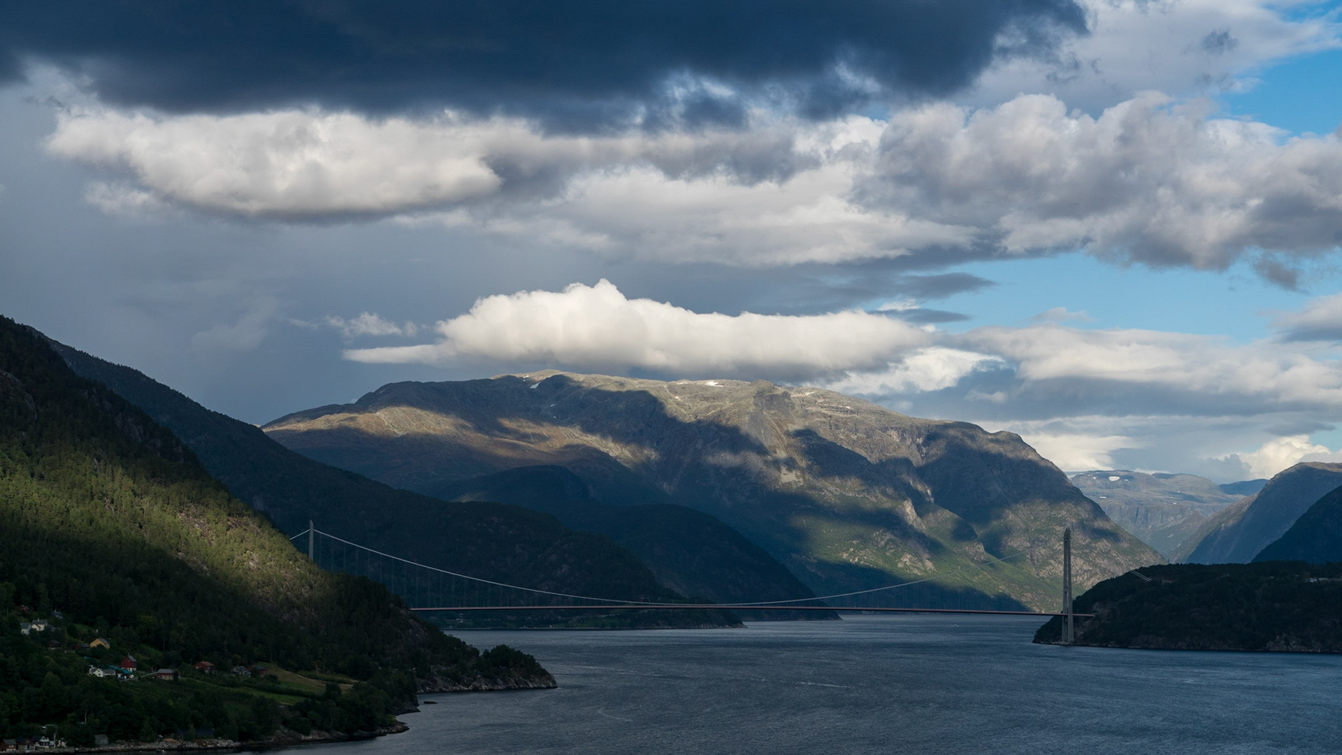 Sony ILCA-77M2 | DT 16-50mm F2.8 SSM @ ISO 100 | 50 mm | f/8 | 1/250 s