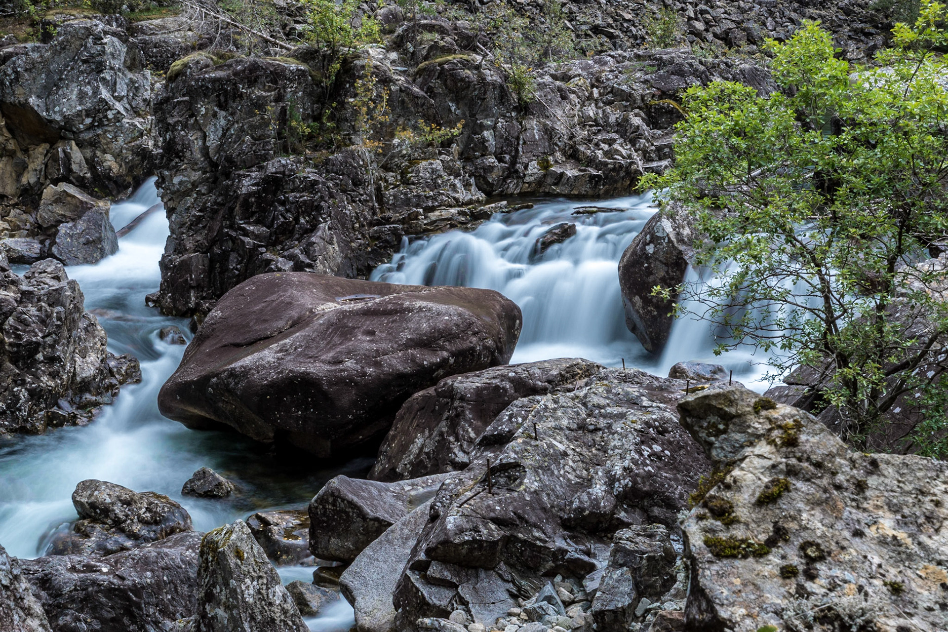 Sony ILCA-77M2 | DT 16-50mm F2.8 SSM @ ISO 100 | 50 mm | f/22 | 2 s