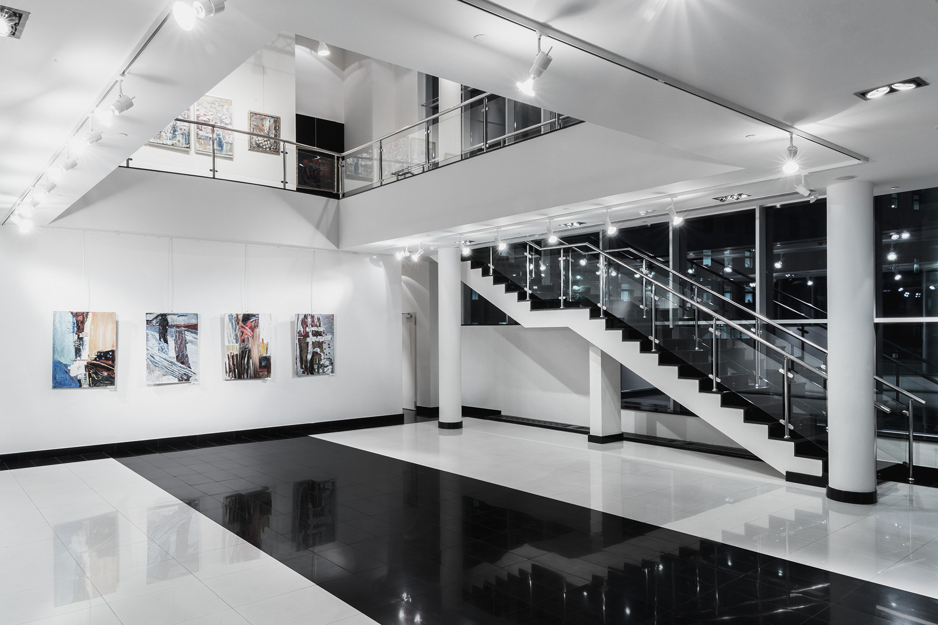 Новый арт холл в москве. Галерея Art Space Hall Москва. Выставочное пространство «галерея Ларина». Выставочное пространство в холле. Фойе галереи.