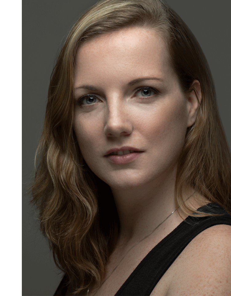 Portrait photo of Janneke Eggink, the founder of EGGINK DESIGNS.