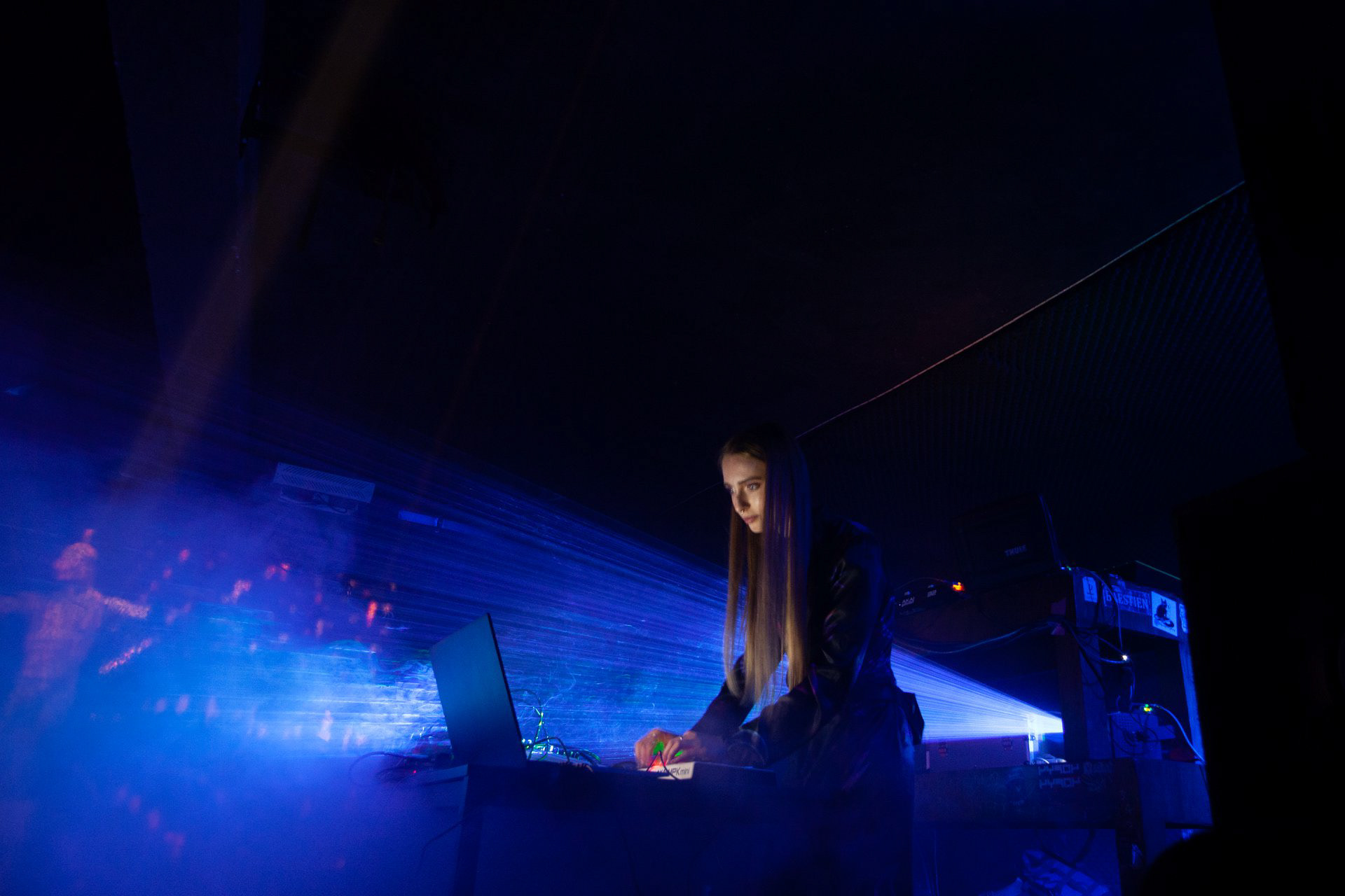 Katarina Gryvul live set, photo by @meta_strong_fiction