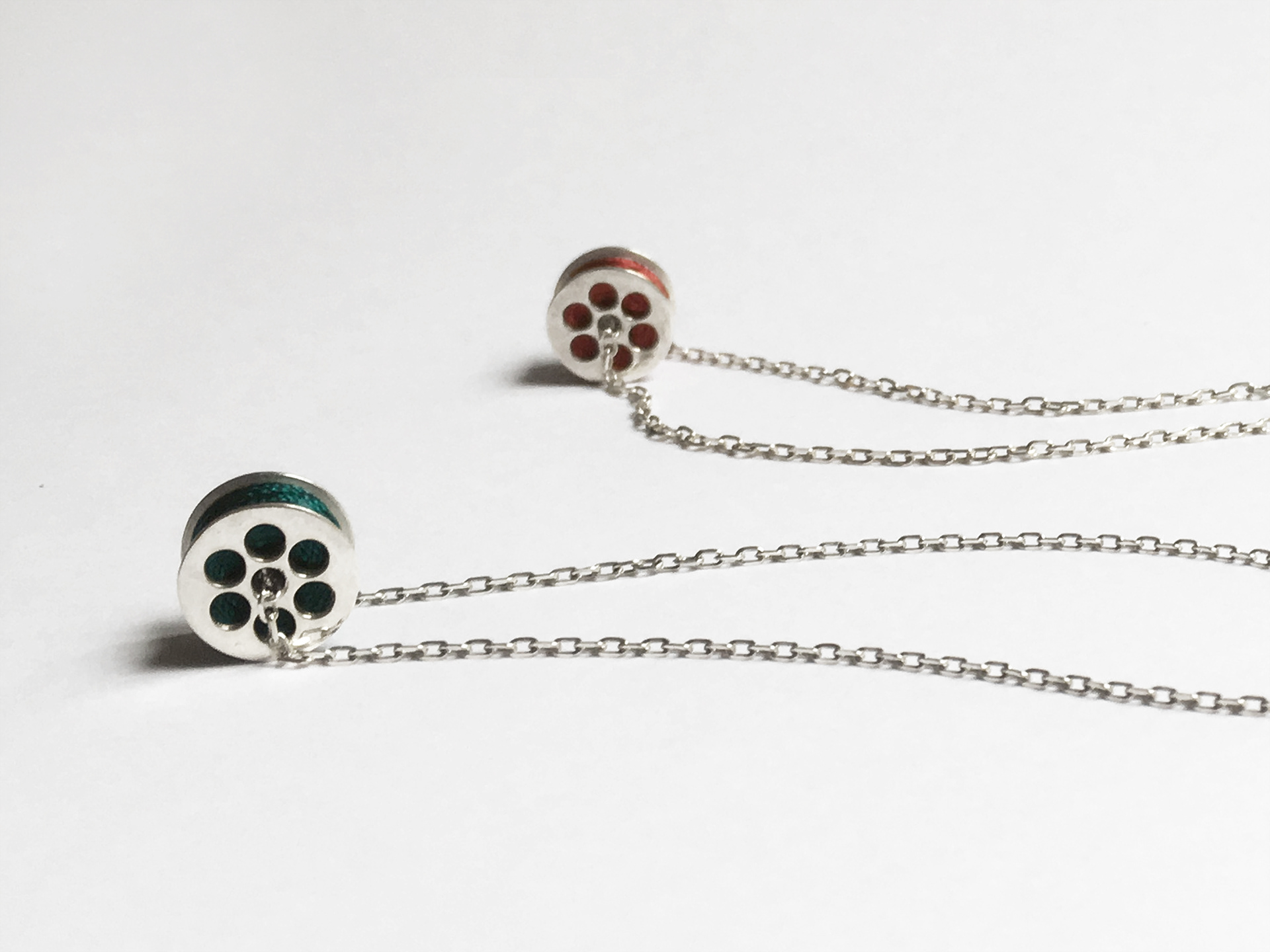 Collier couturière en argent c& fil de soie - 110€ Ref. MC-CO