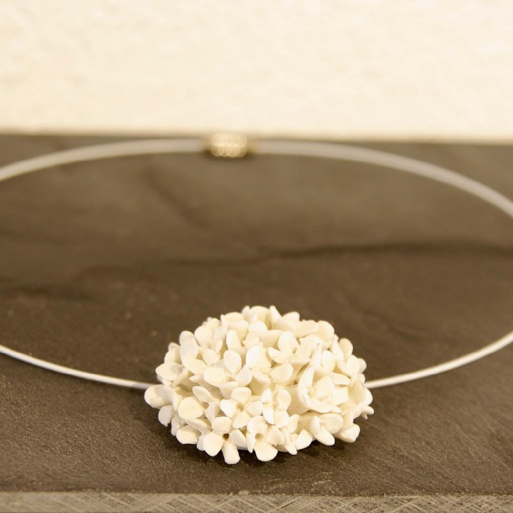 Collier HORTENSE en porcelaine - 200€