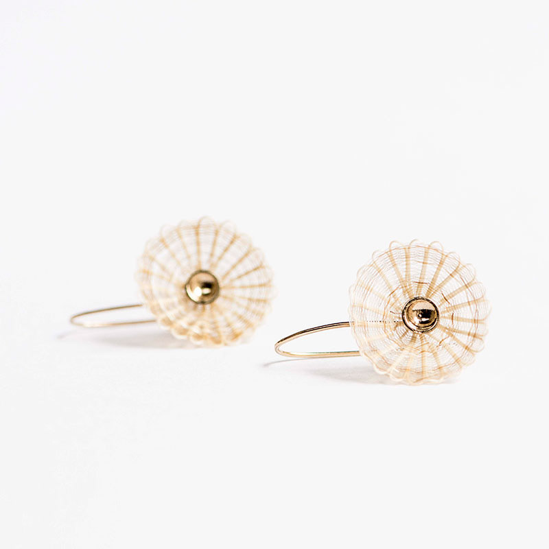 Boucles d'oreilles Flores petit modèle, crème, crin de cheval - 109€