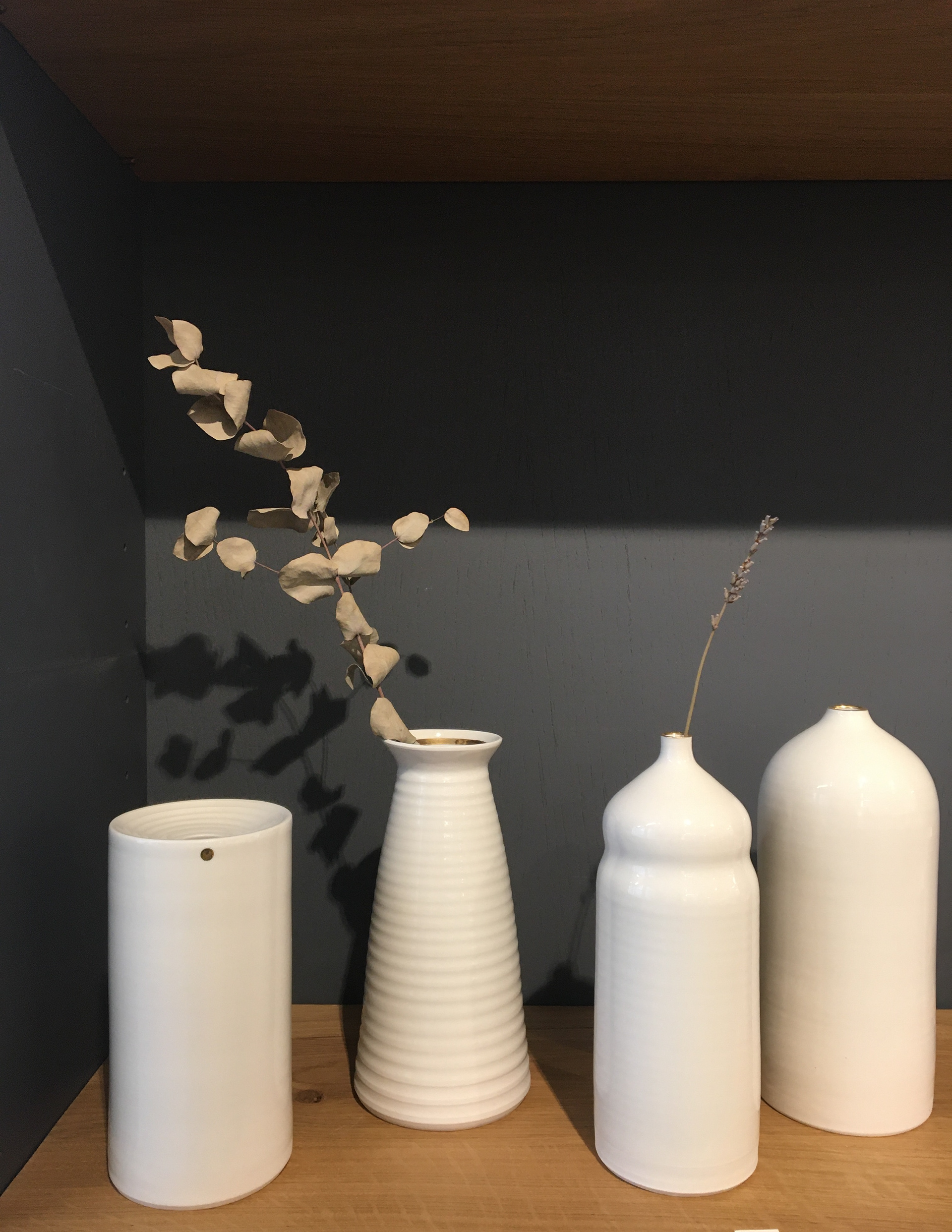 Vases modèles différents - Trois tailles disponibles - Porcelaine & or - 42€ / 54€ / 68€