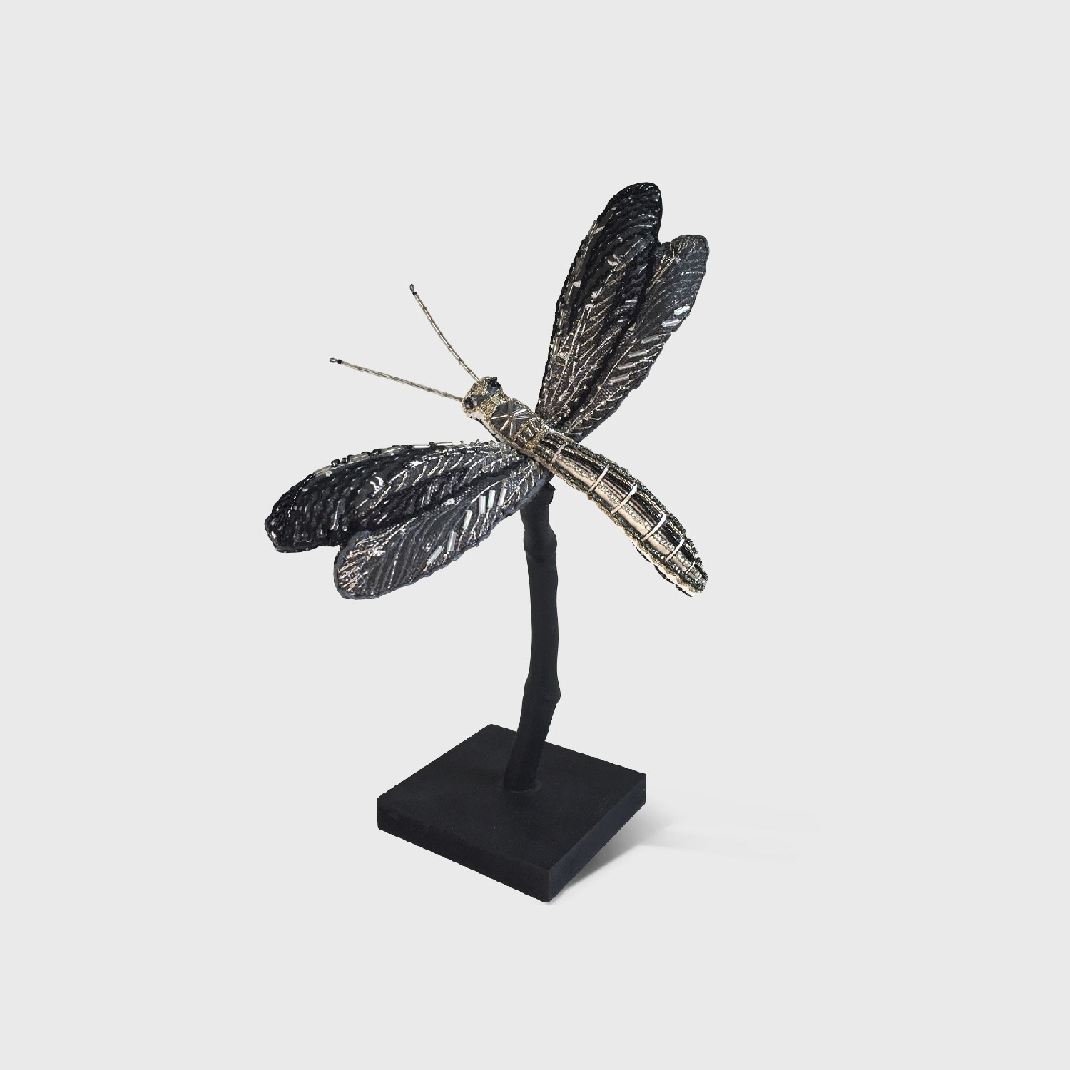 Sculpture textile 'Libellule noire sur branche' - 269€