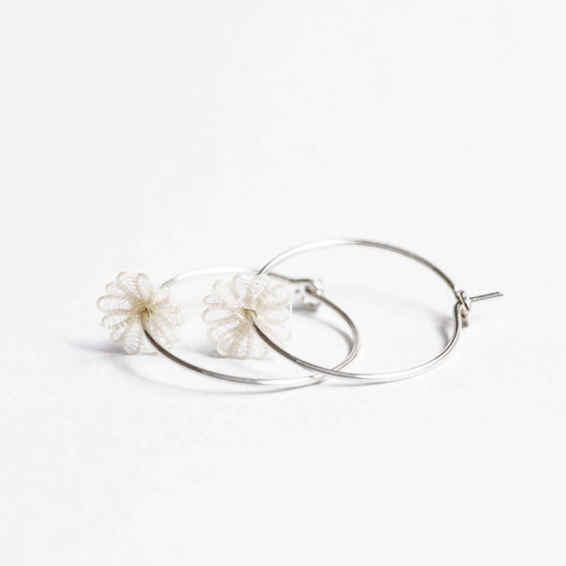 Mini-créoles , blanc, crin de cheval - 38€