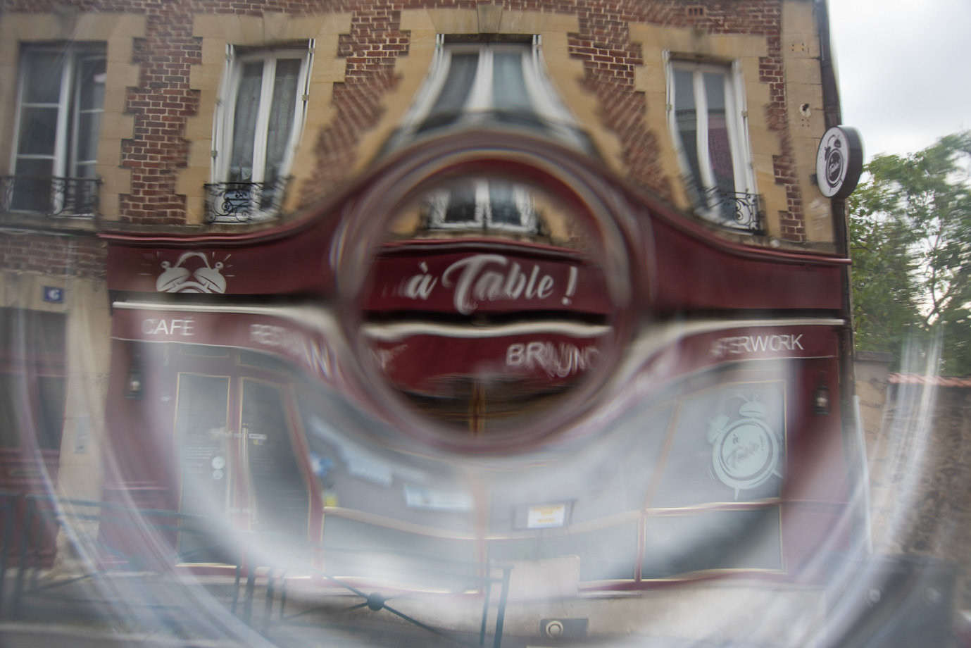 Les restaurants fermés.