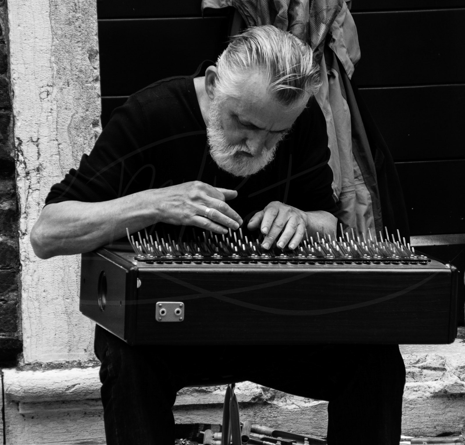 Old man and his instrument