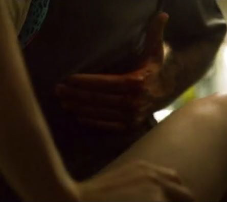 Digital blood with a squirt when the knife is removed