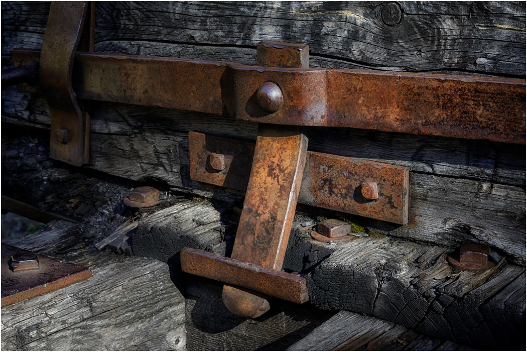 Coal cart gate locking mechanism, Lower Bankhead