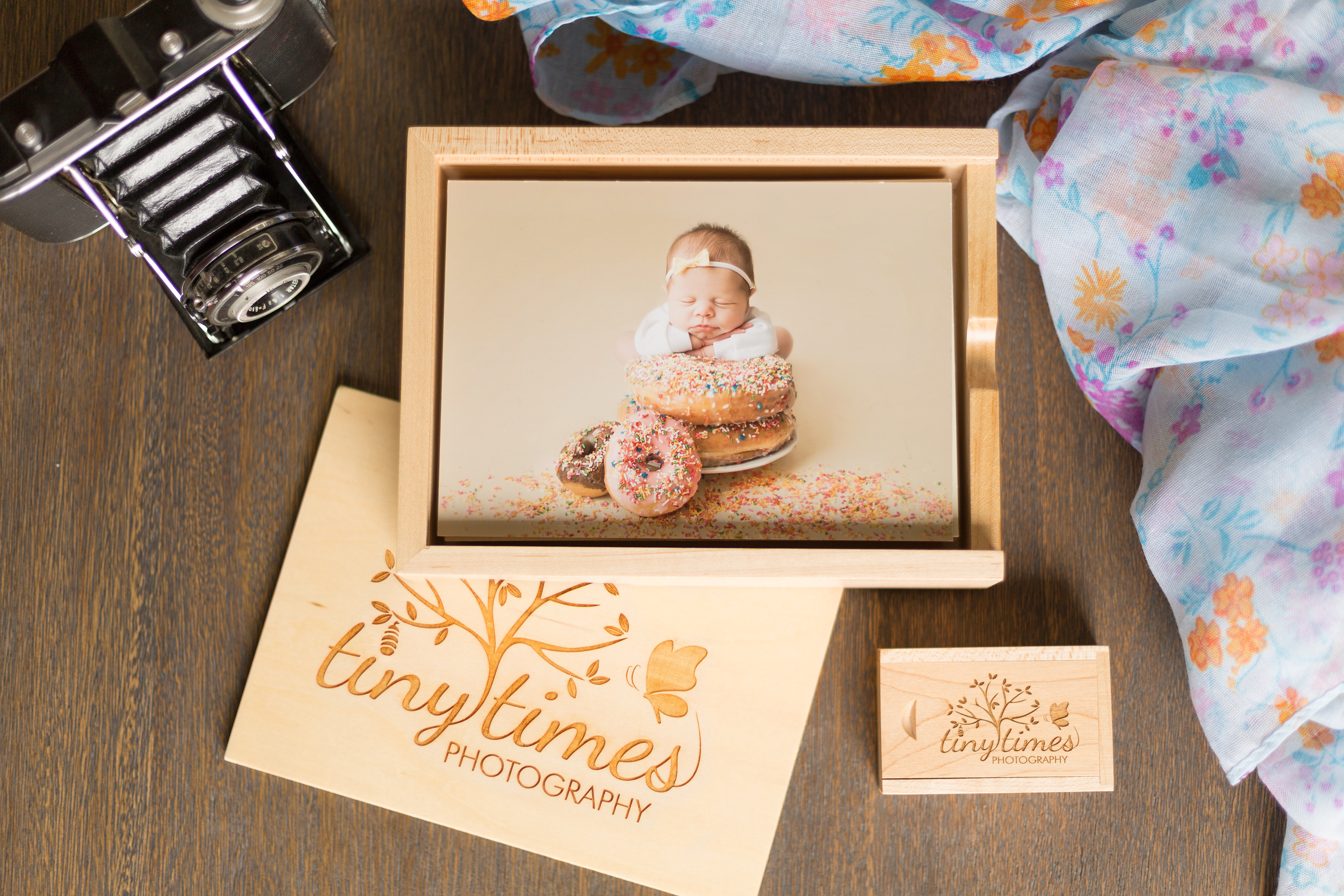 newborn photography prints in keepsake box