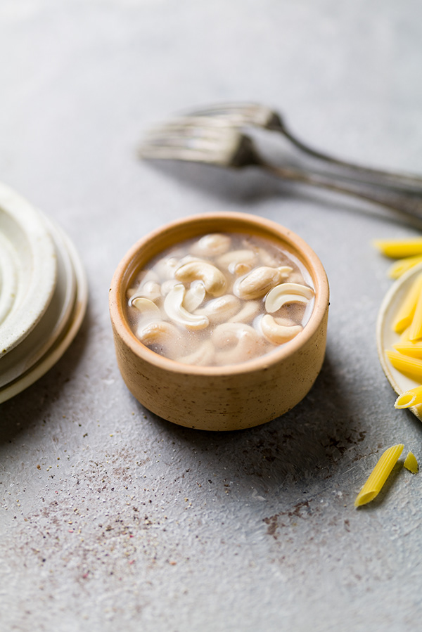 Lenaliciously - Pasta mit veganer und cremiger Cashew-Spinatsoße
