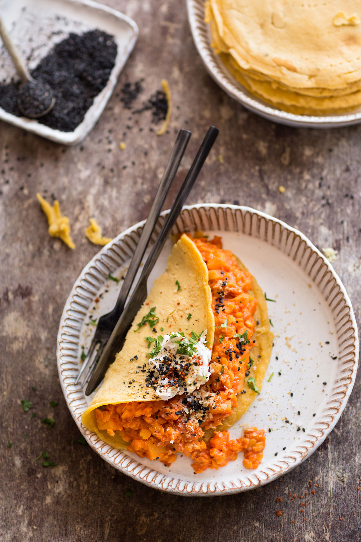 Lenaliciously - Kichererbsen Crêpes mit Gemüse-Dahl
