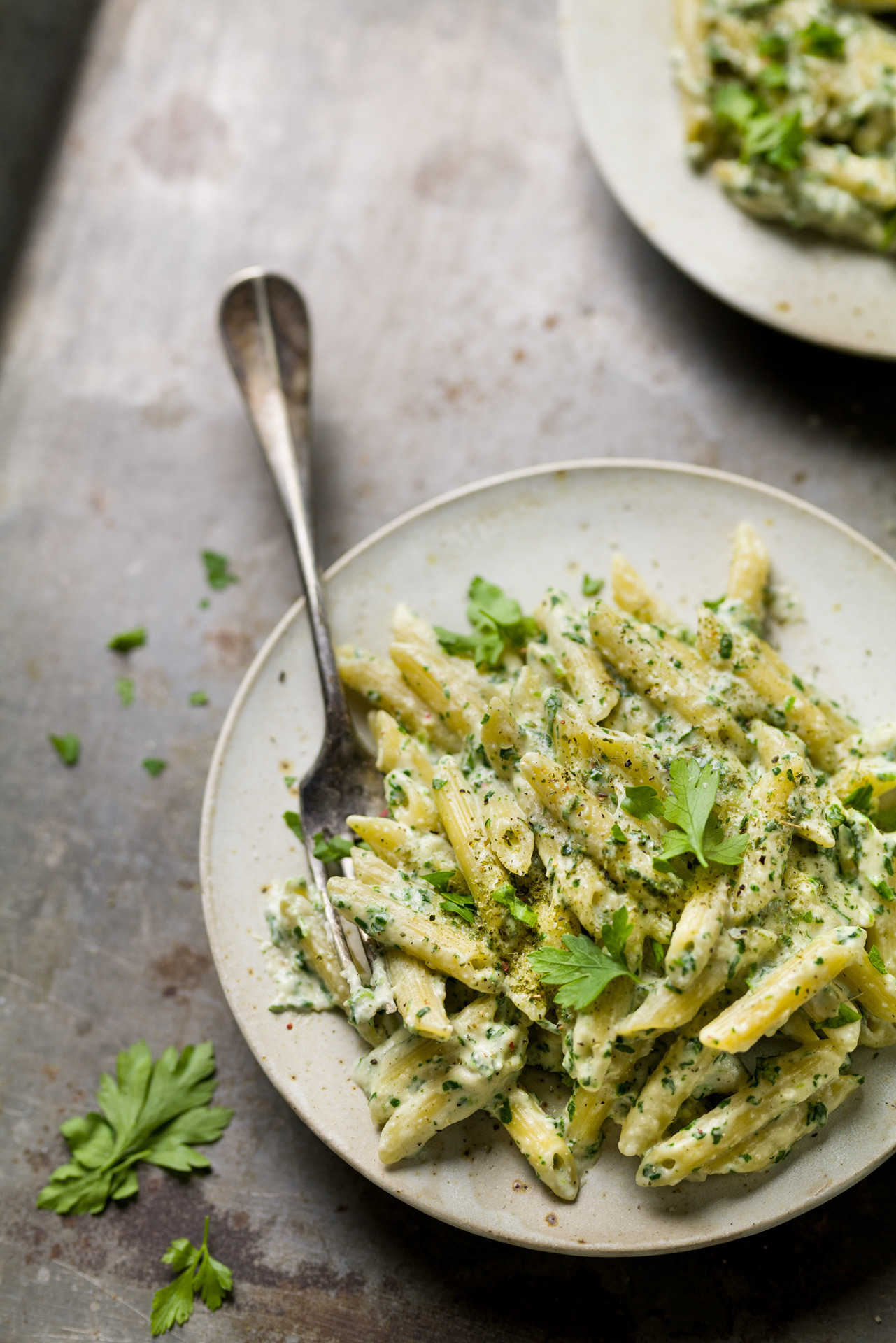 Lenaliciously - Pasta mit veganer und cremiger Cashew-Spinatsoße