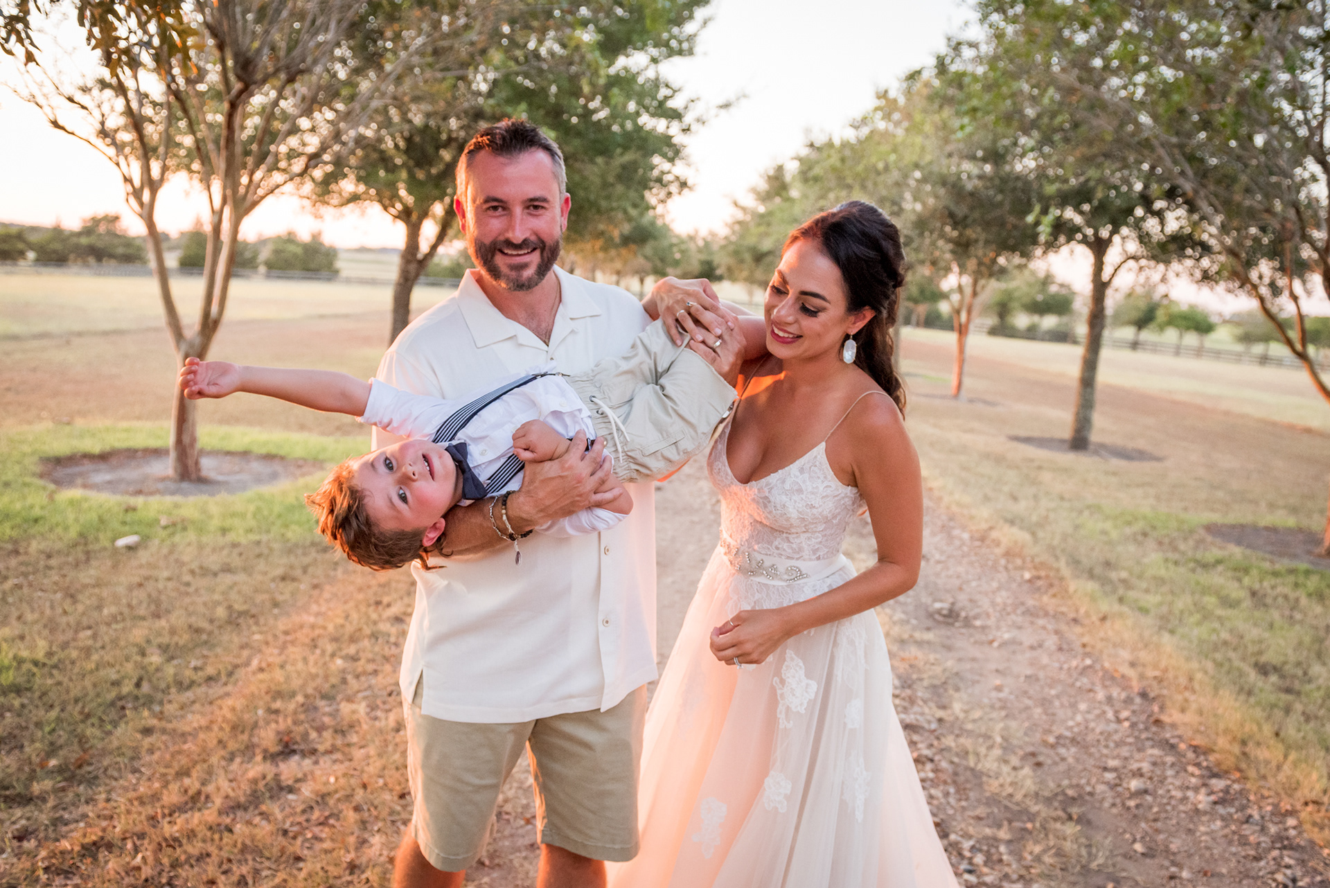 Wedding Day Photos taken in Brenham, TX by Wedding Photographer Aaron Resop @ permavista ranch & resort, Brenham, TX 77833