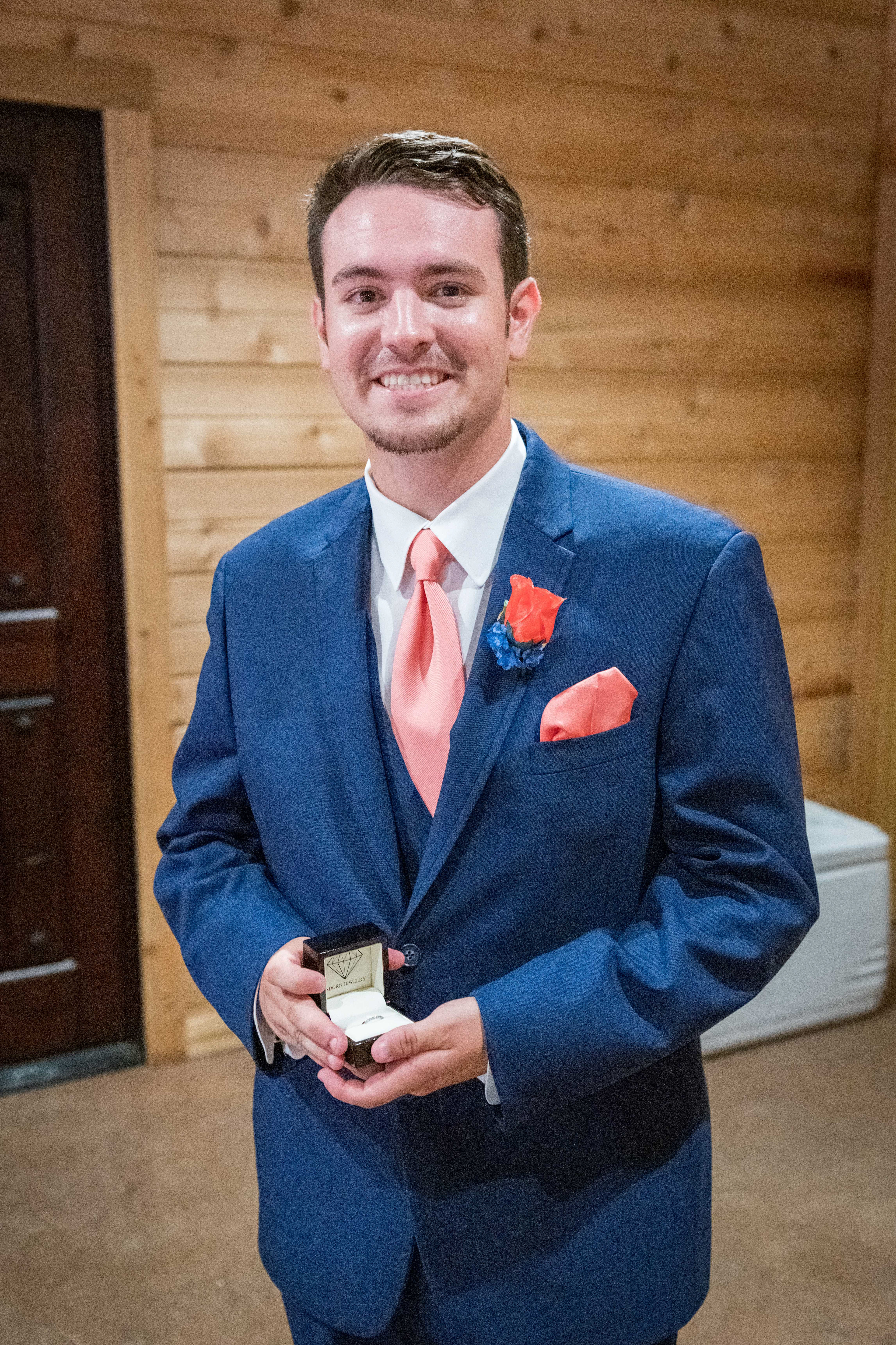 Wedding Day Photos taken in Seguin, TX by Wedding Photographer Aaron Resop @ Geronimo Oaks - Weddings and Events, 1377 Dietert Rd, Seguin, TX 78155