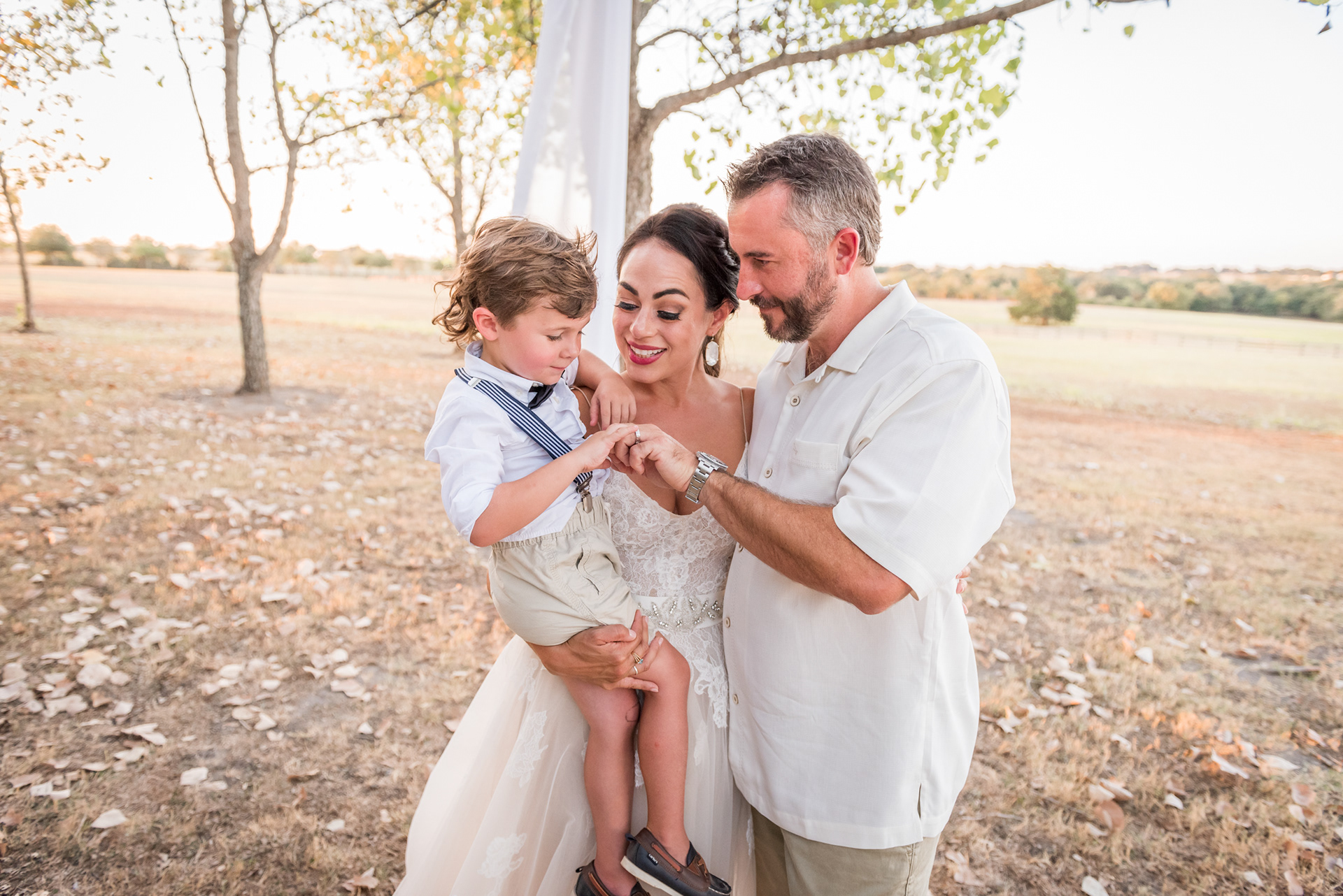 Wedding Day Photos taken in Brenham, TX by Wedding Photographer Aaron Resop @ permavista ranch & resort, Brenham, TX 77833