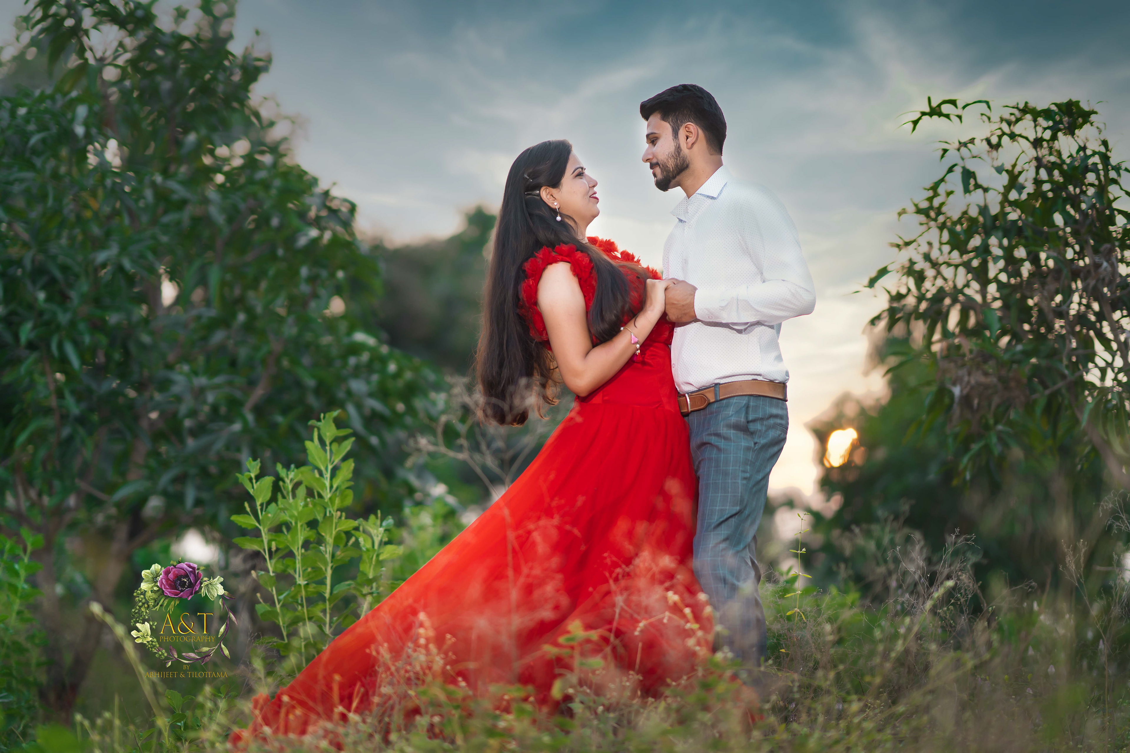 Beautiful Prewedding Poses from Prewedding Photoshoot of Vivek & Priyanka