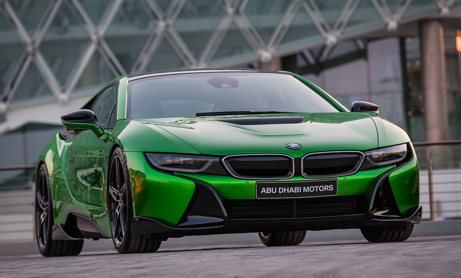 I8 BMW зеленая матовая