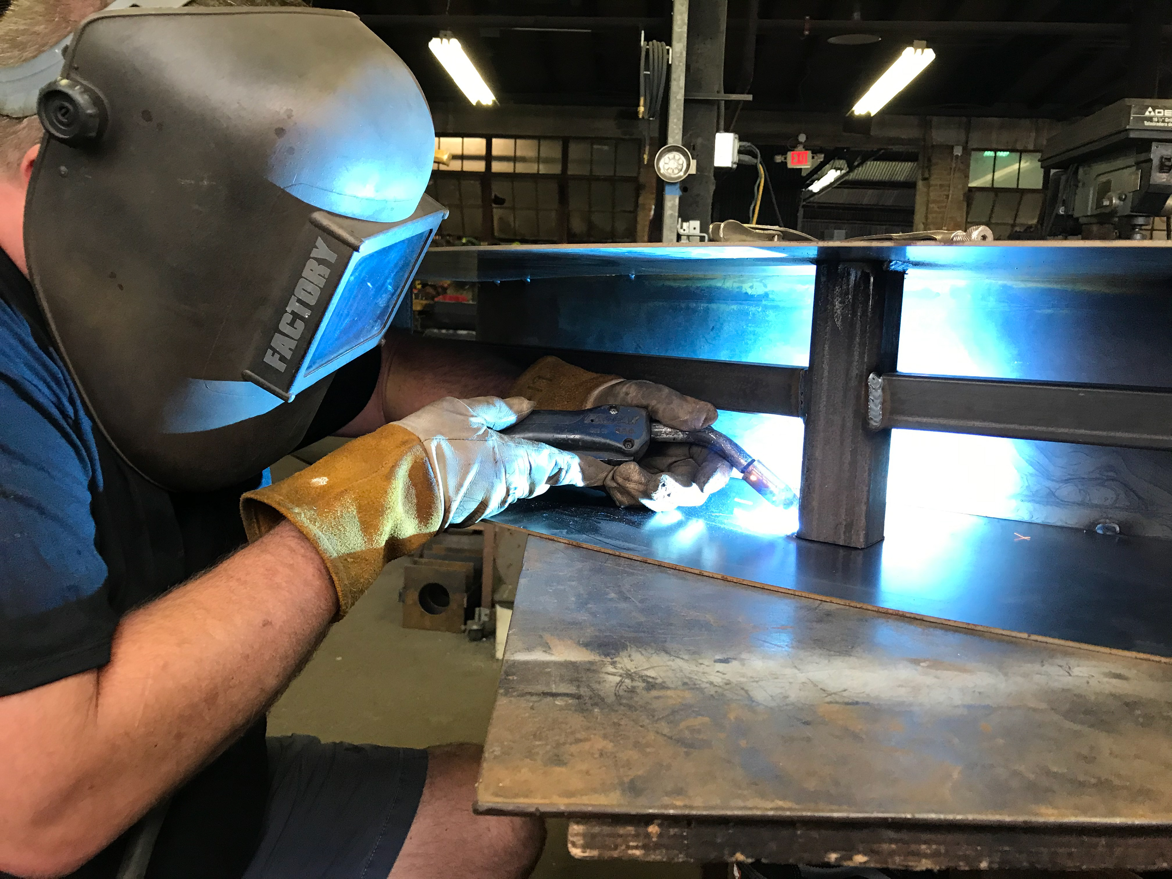 Spencer J Elliott Fabricating Snapshot Sculpture for ArtUniti Tami Moschioni and Nicola Parente