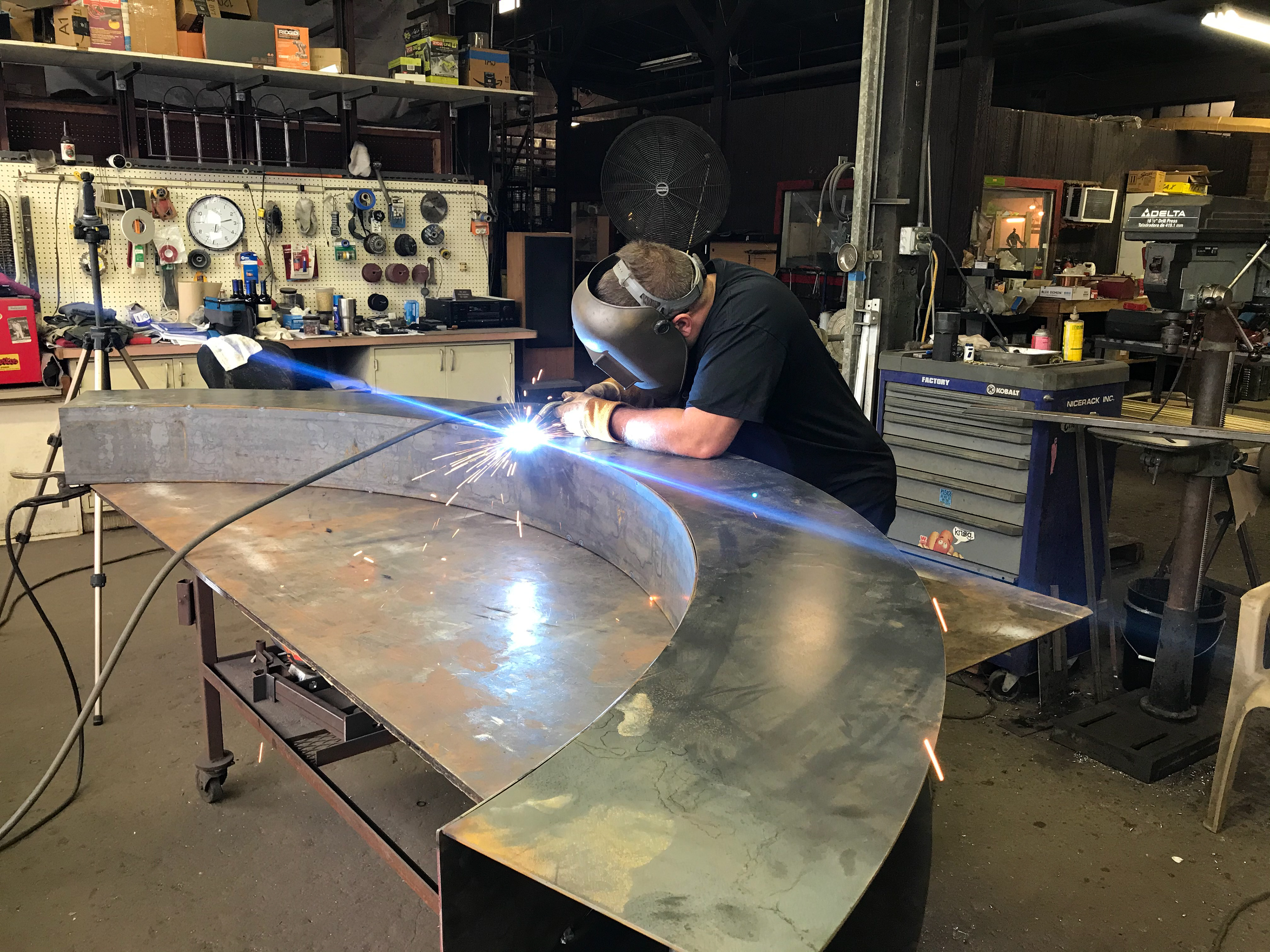 Spencer J Elliott Fabricating Snapshot Sculpture for ArtUniti Tami Moschioni and Nicola Parente