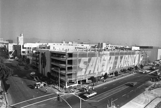 Brooks Scarpa Santa Monica Public Parking Structure