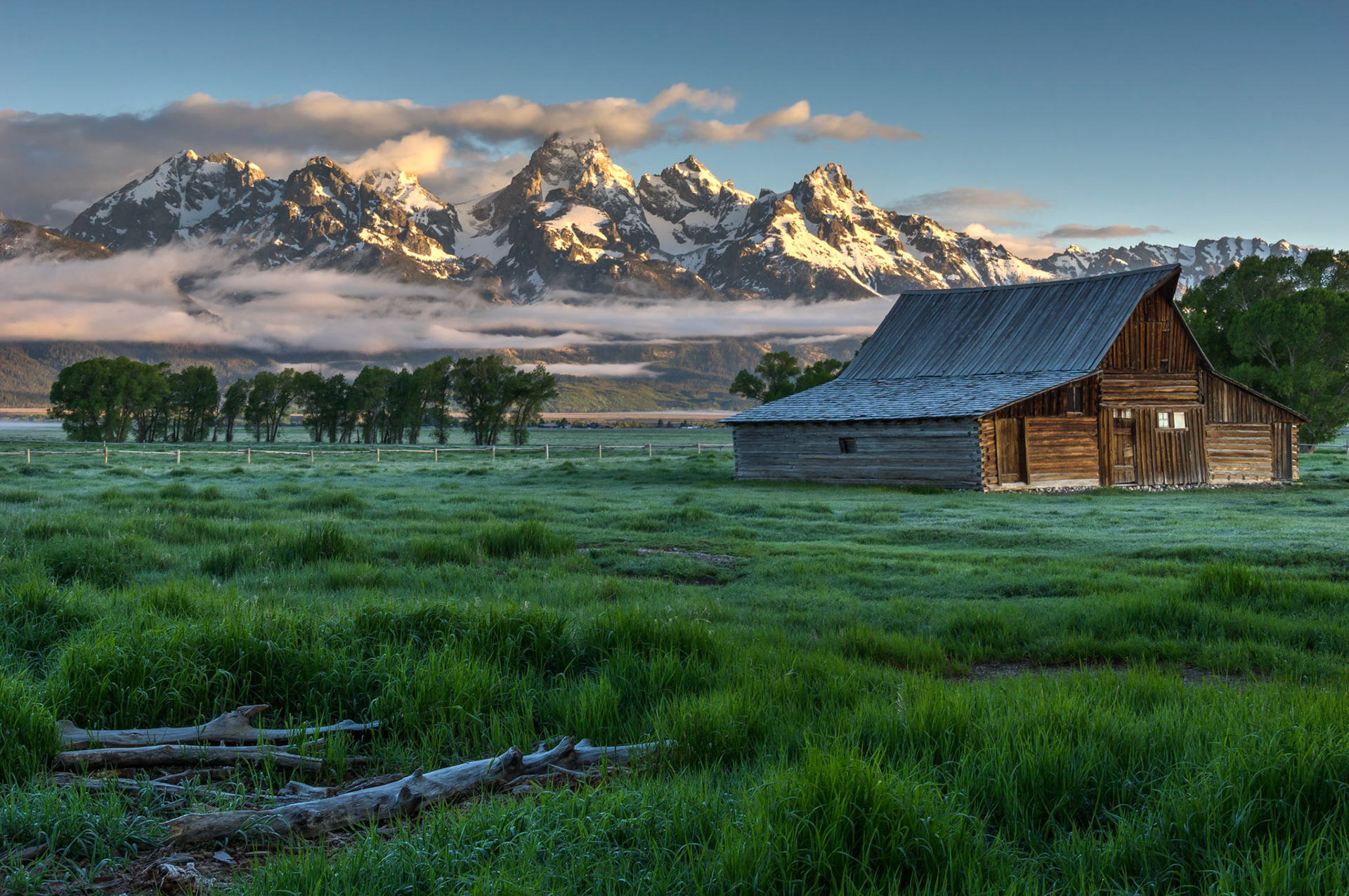 The Thomas Alma Moulton barn on Mormon Row.Grand Teton National Park15 June 2014PENTAX K-3, Sigma 18-250mm f/3.5-6.3 DC OS HSMISO 100 32 mm  ⅙ sec at ƒ / 14Prints of my work are available from my website at http://www.fingolfinphoto.comFollow me on Facebook at http://www.facebook.com/fingolfinphoto or http://www.facebook.com/pesterleAlso, http://500px.com/pesterle   http://www.flickr.com/photos/fingolfinphoto
