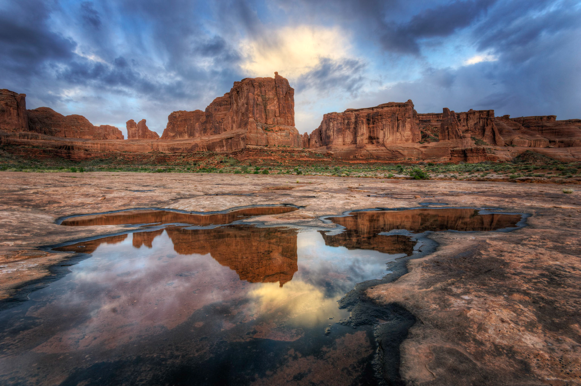 e m e r g e n c e  11566Arches National ParkUtahMay 19, 2015PENTAX K-3, Sigma 10-20mm f/4-5.6 EX DCISO 100 10 mm  ¼ sec at ƒ / 13