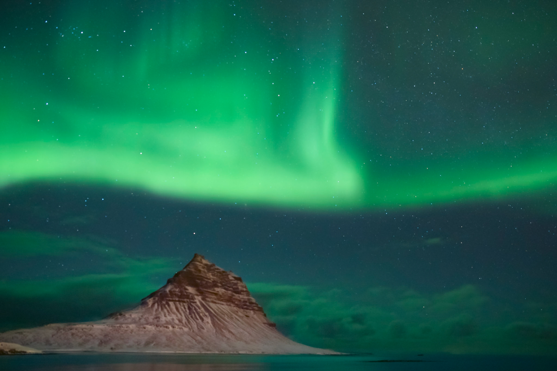 Northern Lights over KirkjufellVesturland, IcelandMarch 29, 2019Pentax K-1, HD PENTAX-D FA 24-70mm F2.8ED SDM WRISO 6400 24 mm  5.0 sec at ƒ / 2.8