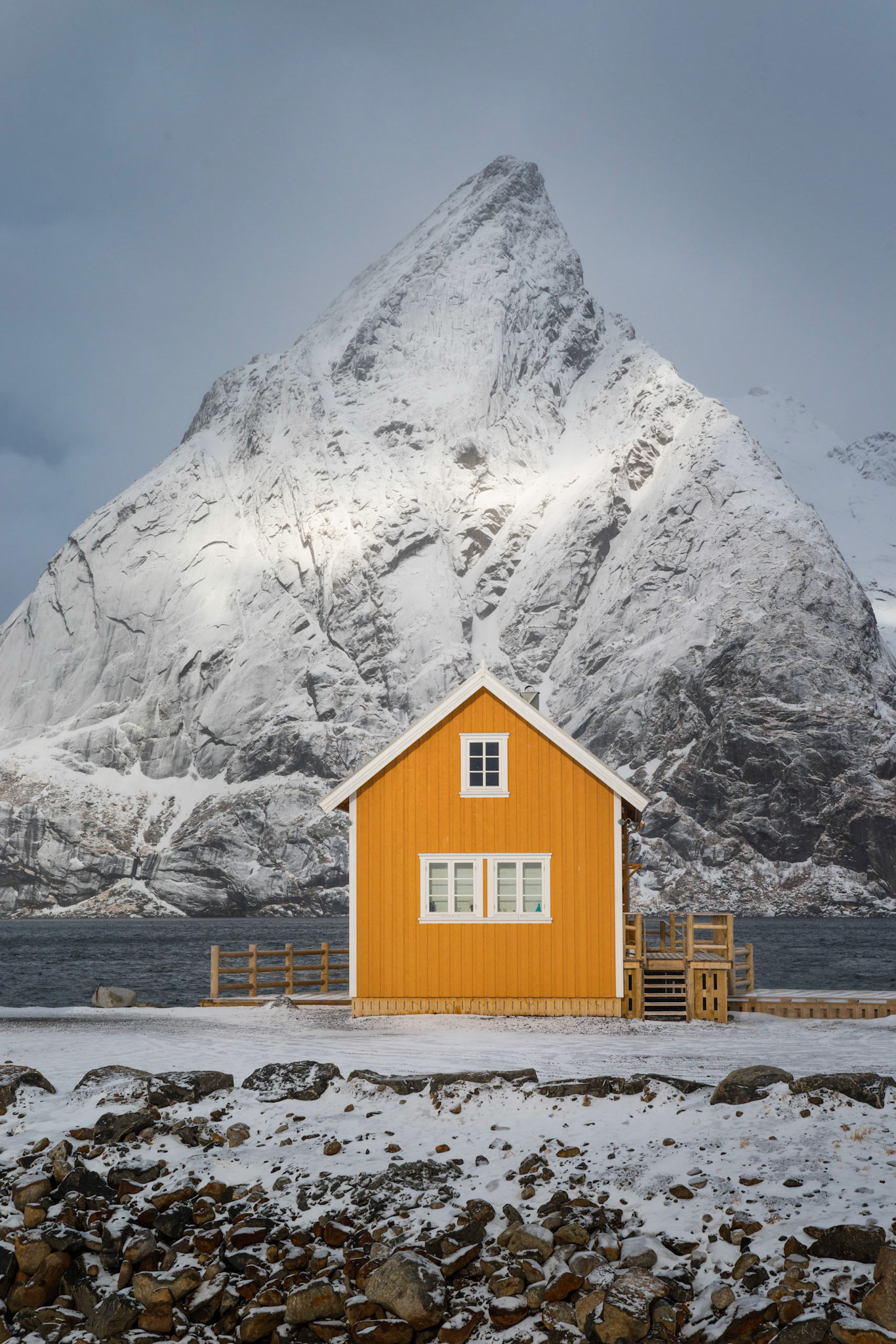 One of the iconic fishing cabins common throughout Lofoten.Reine, Nordland, NorwayMarch 18, 2018PENTAX K-1, HD PENTAX-D FA 24-70mm F2.8ED SDM WRISO 400 70 mm  ¹⁄₈₀₀ sec at ƒ / 11